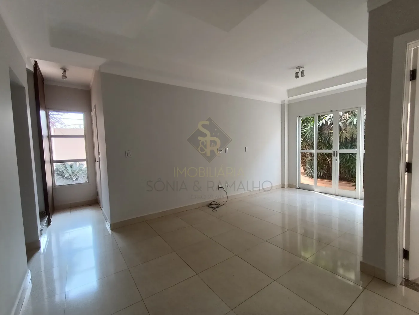 Alugar Casas Residenciais / Padr&atilde;o em Ribeir&atilde;o Preto R$ 3.200,00 - Foto 2