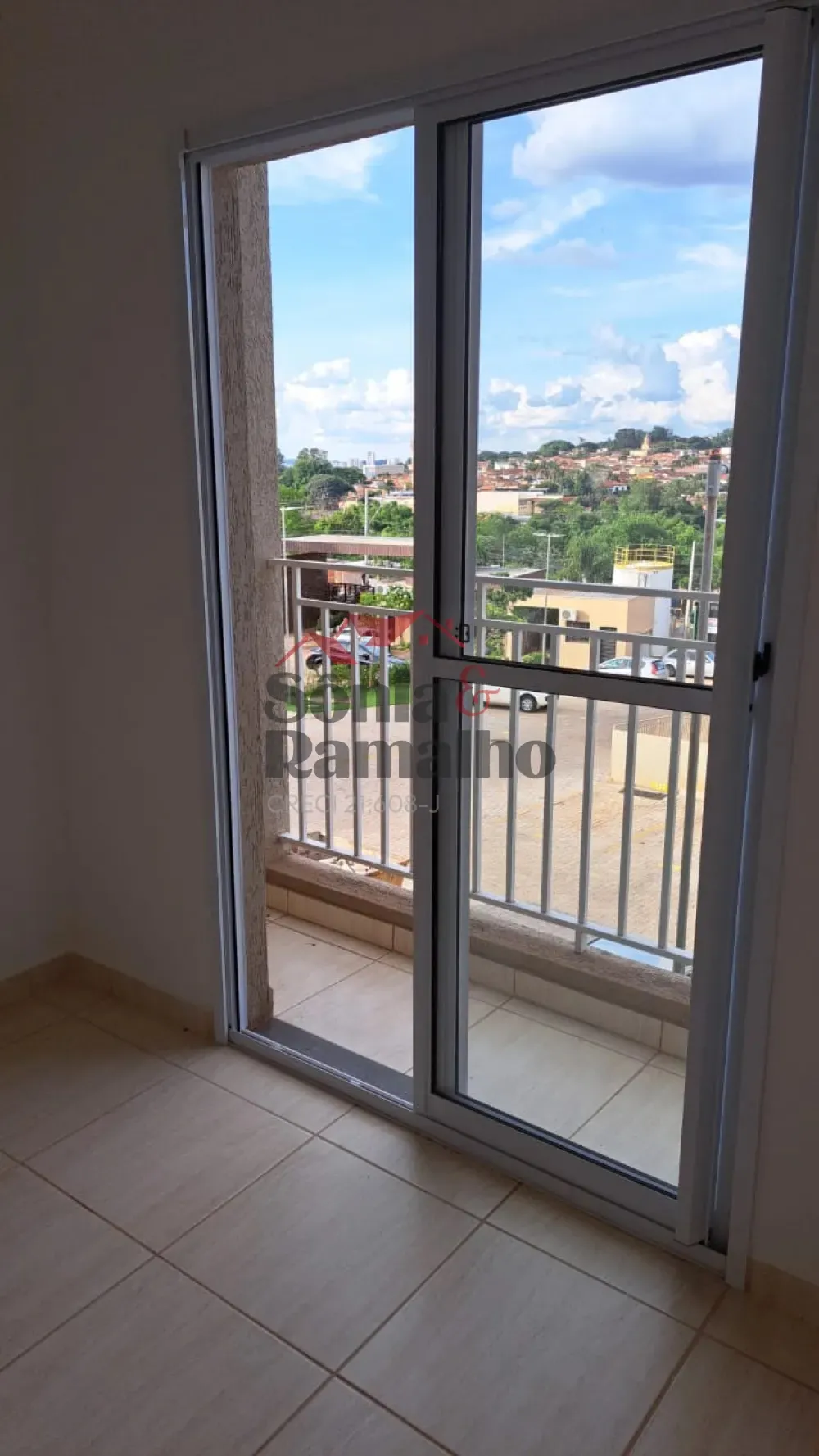Alugar Apartamentos / Padr&atilde;o em S&atilde;o Carlos R$ 1.200,00 - Foto 1