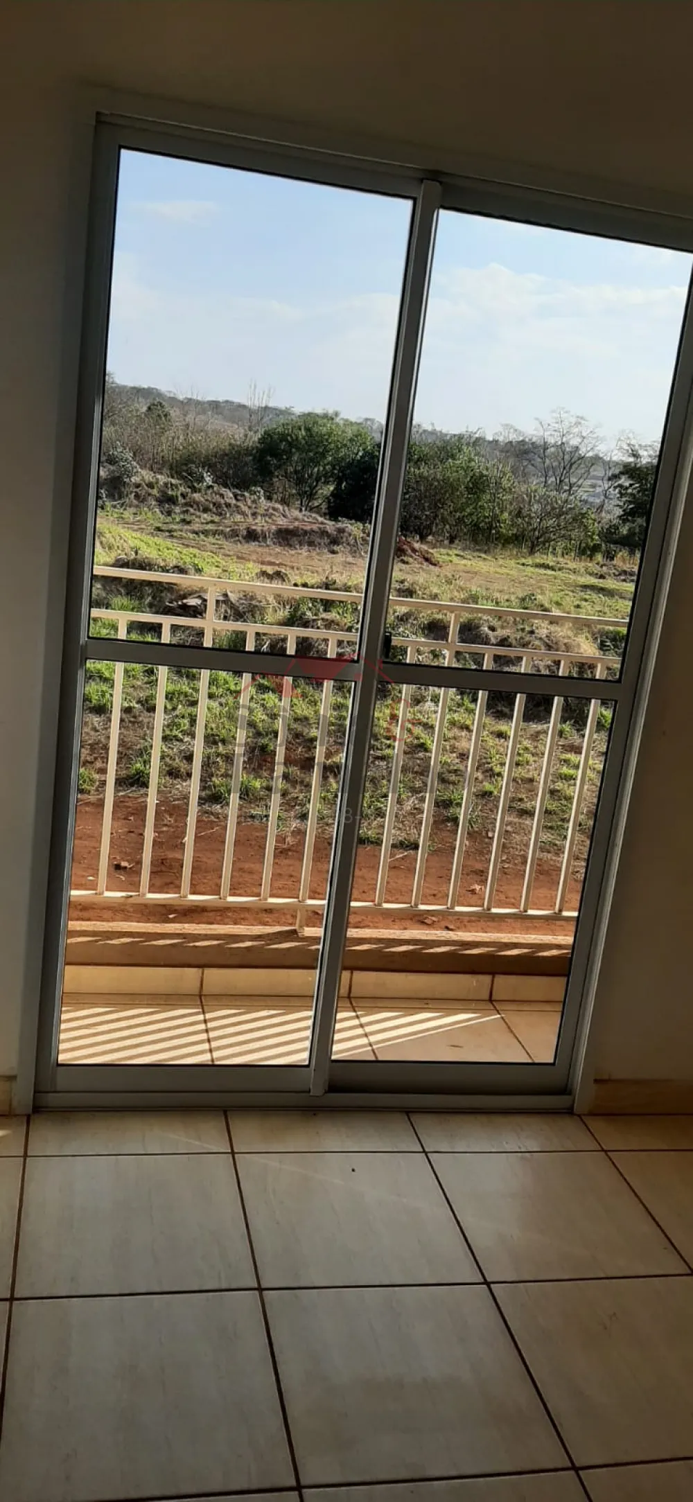 Alugar Apartamentos / Padr&atilde;o em Bonfim Paulista R$ 950,00 - Foto 3