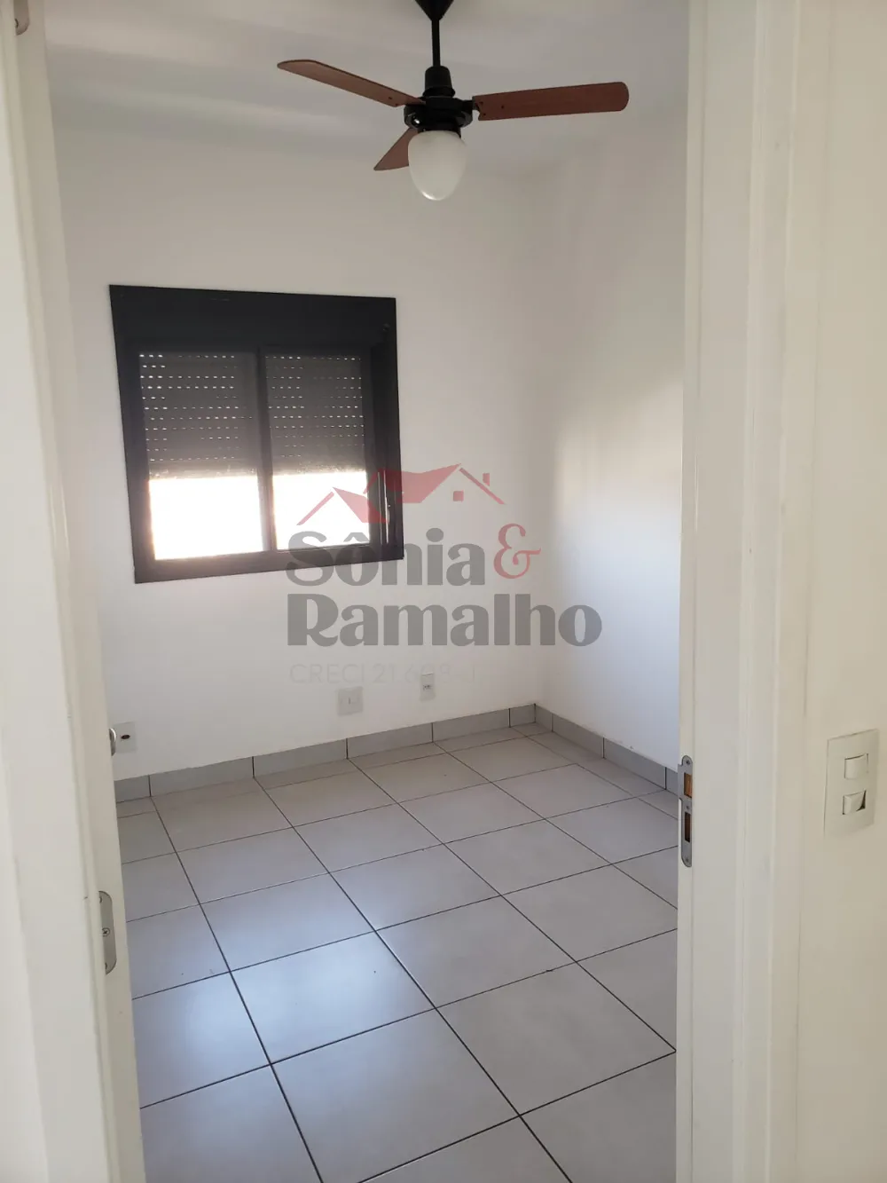 Alugar Apartamentos / Padr&atilde;o em Ribeir&atilde;o Preto R$ 900,00 - Foto 8