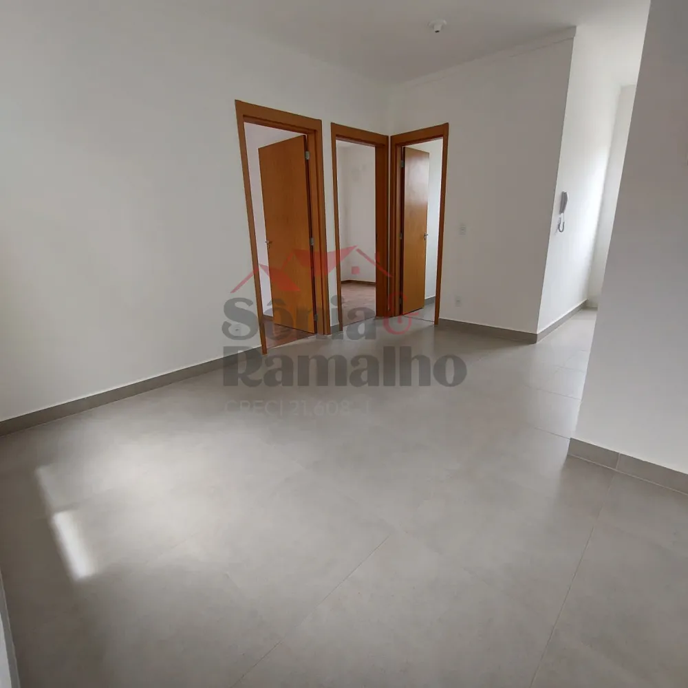 Alugar Apartamentos / Padr&atilde;o em Bonfim Paulista R$ 900,00 - Foto 1