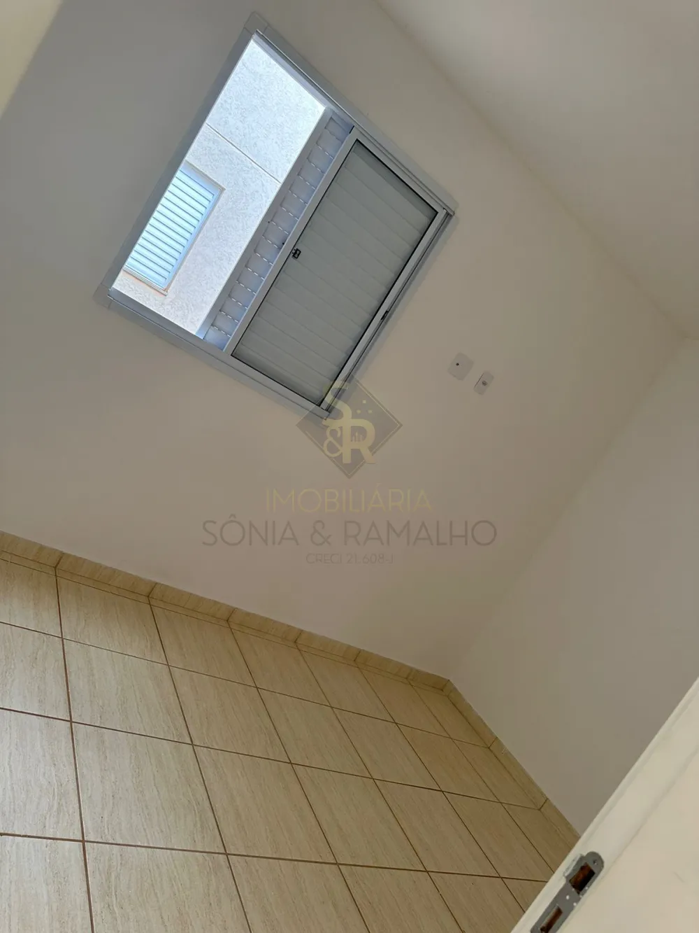 Alugar Apartamentos / Padr&atilde;o em Bonfim Paulista R$ 1.200,00 - Foto 4