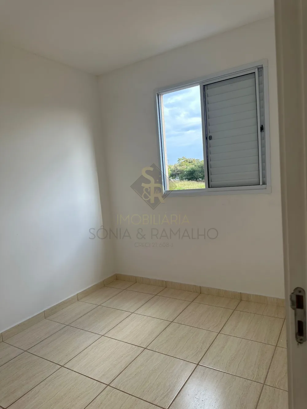 Alugar Apartamentos / Padr&atilde;o em Bonfim Paulista R$ 1.200,00 - Foto 5