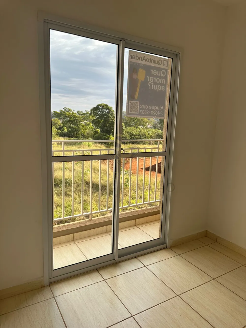 Alugar Apartamentos / Padr&atilde;o em Bonfim Paulista R$ 1.200,00 - Foto 2