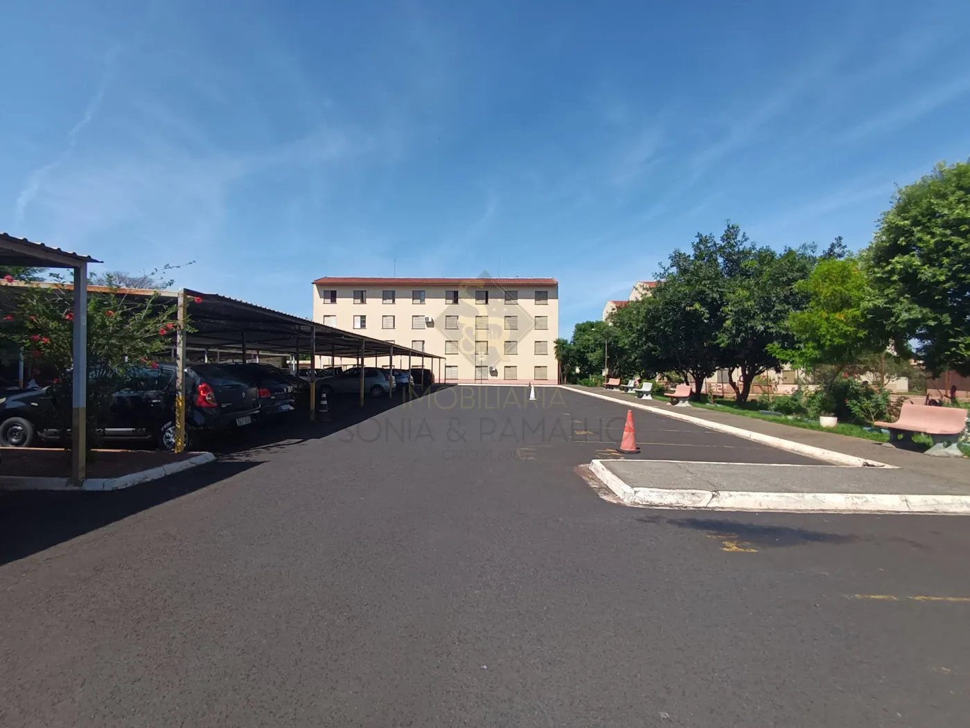 Alugar Apartamentos / Padr&atilde;o em Ribeir&atilde;o Preto R$ 1.000,00 - Foto 2