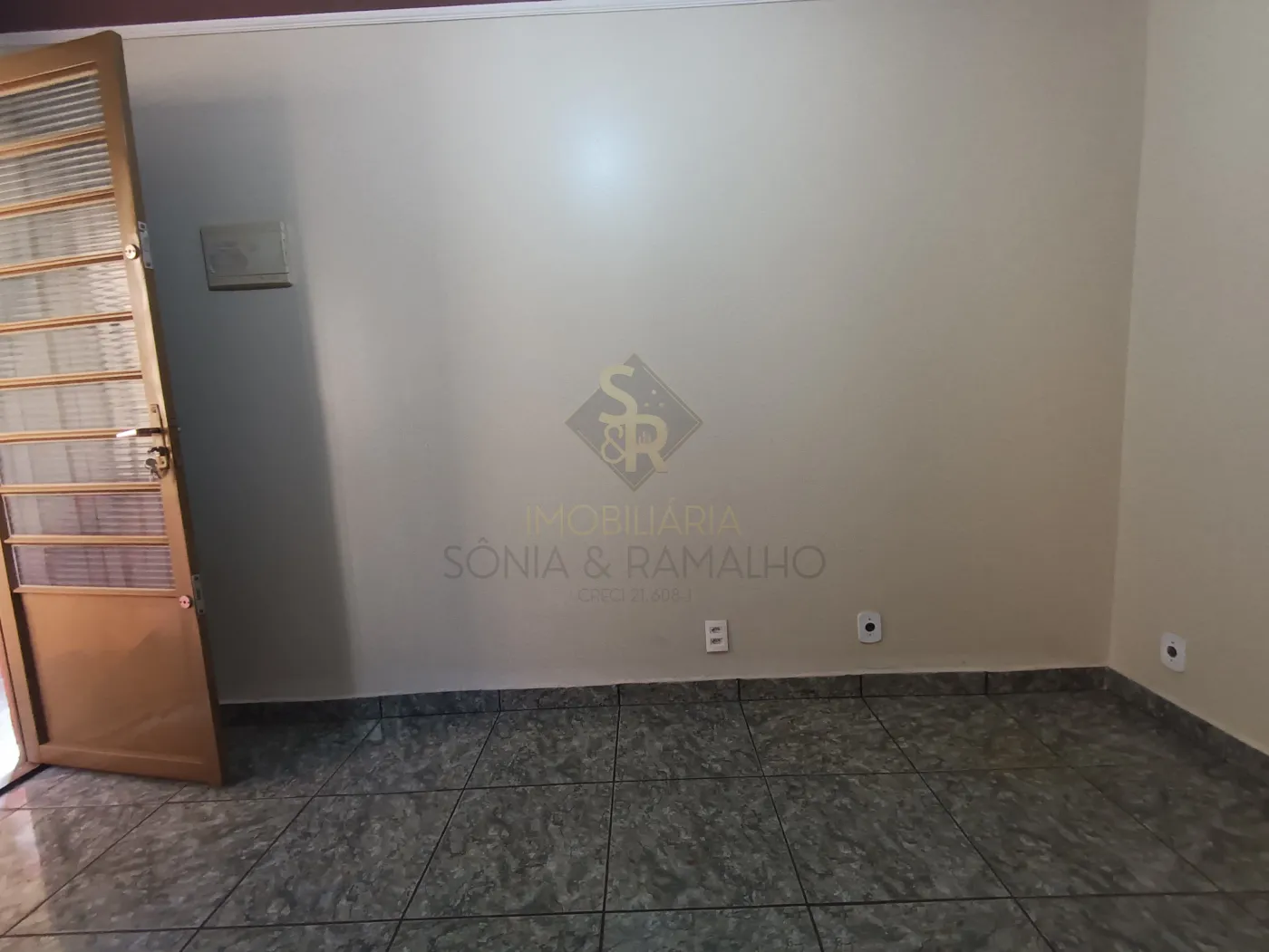 Alugar Apartamentos / Padr&atilde;o em Ribeir&atilde;o Preto R$ 1.000,00 - Foto 5