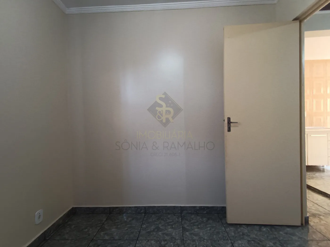 Alugar Apartamentos / Padr&atilde;o em Ribeir&atilde;o Preto R$ 1.000,00 - Foto 9