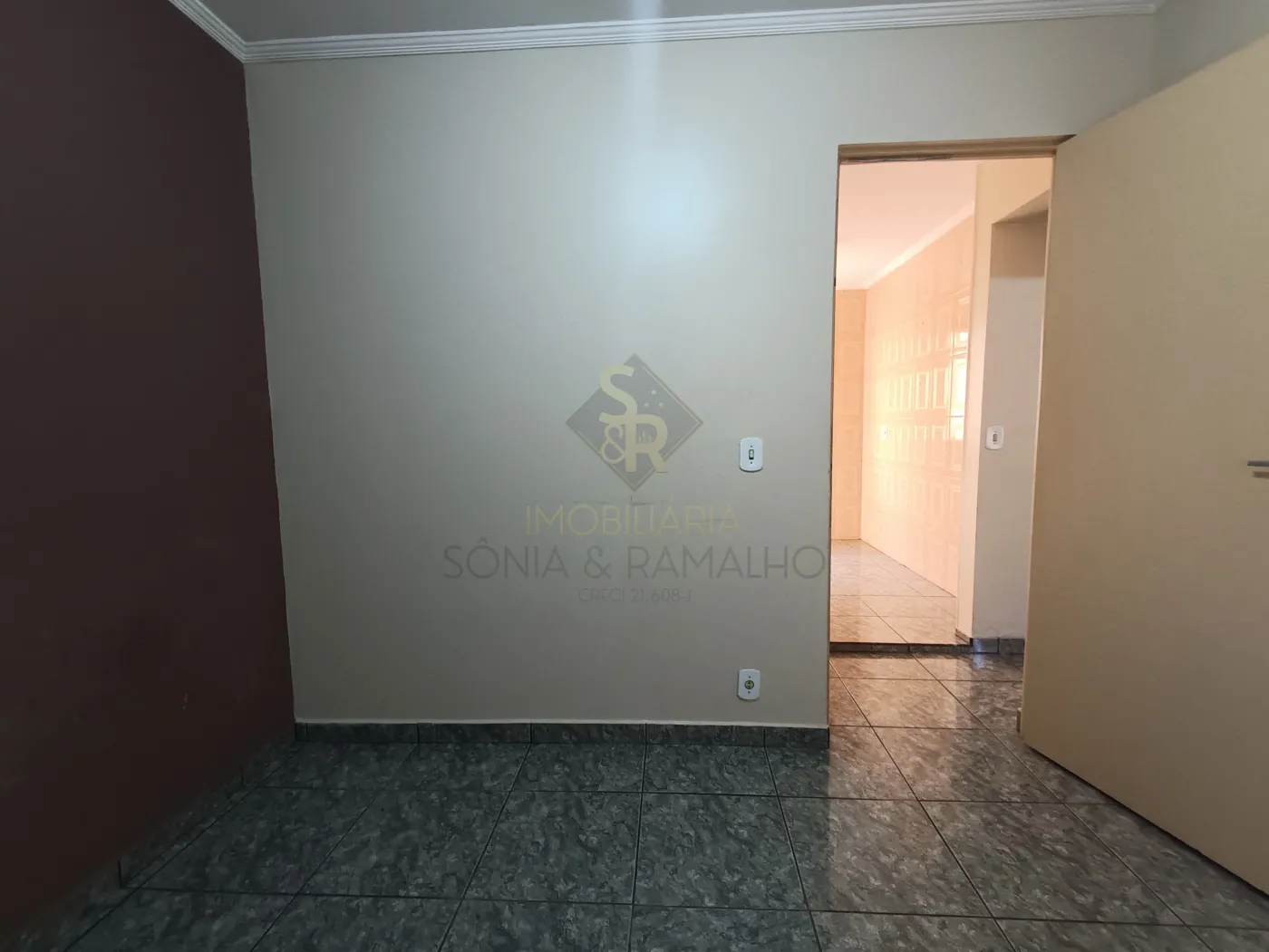 Alugar Apartamentos / Padr&atilde;o em Ribeir&atilde;o Preto R$ 1.000,00 - Foto 14