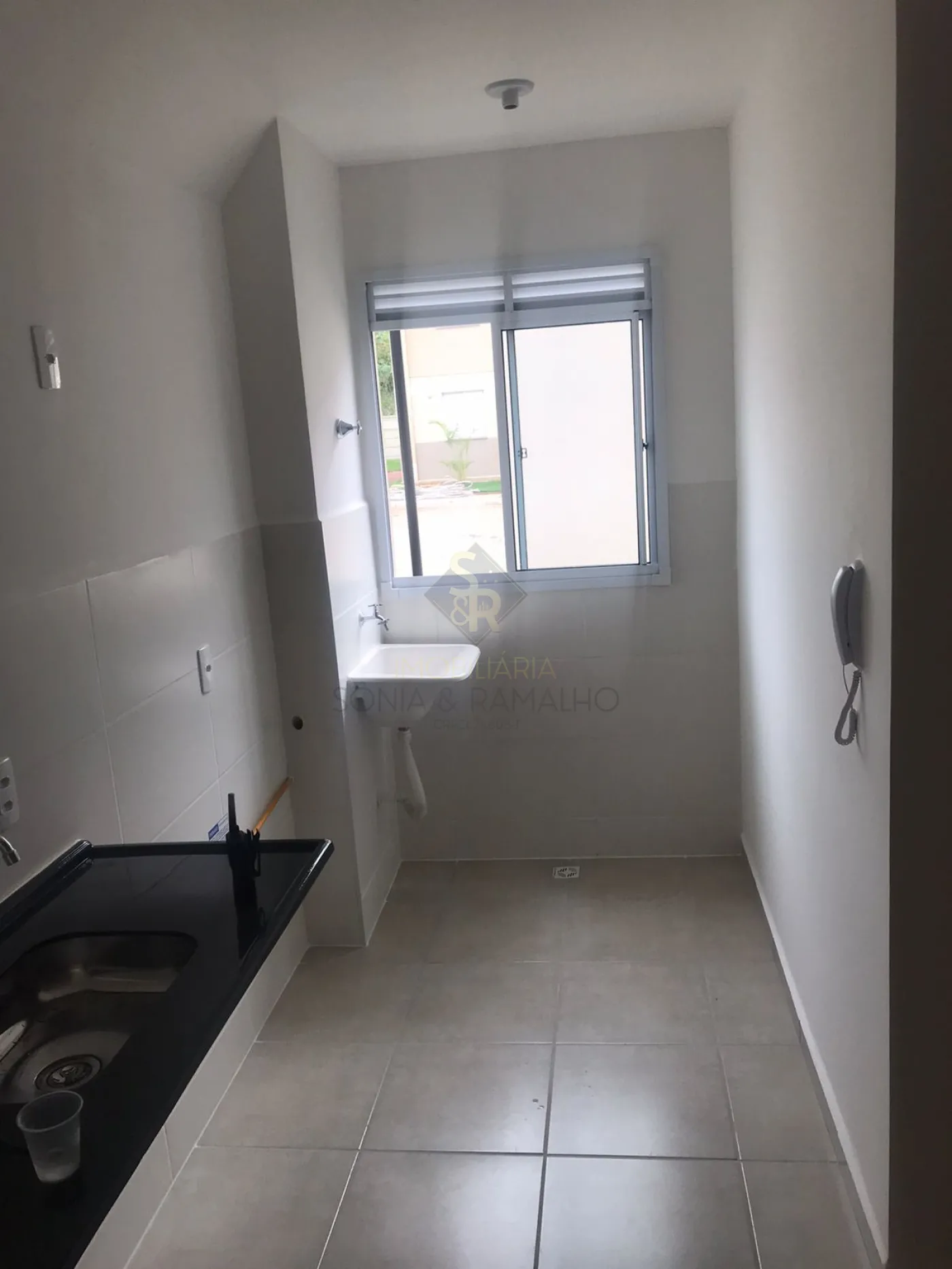 Alugar Apartamentos / Padr&atilde;o em Ribeir&atilde;o Preto R$ 750,00 - Foto 2