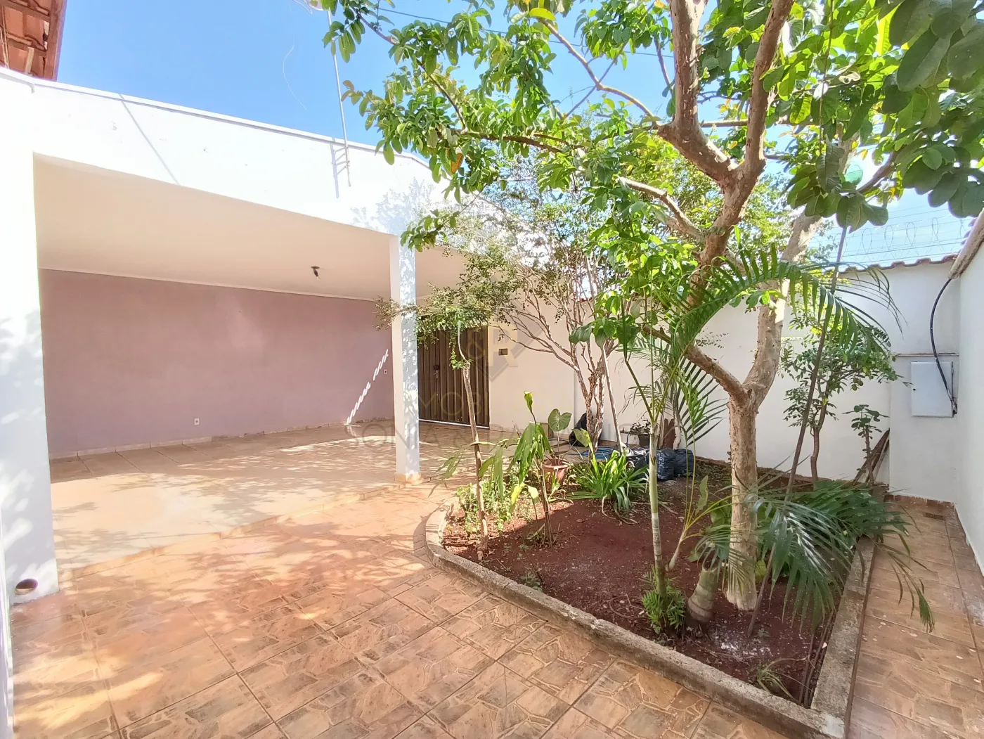 Alugar Casas Residenciais / Padr&atilde;o em Ribeir&atilde;o Preto R$ 1.300,00 - Foto 3