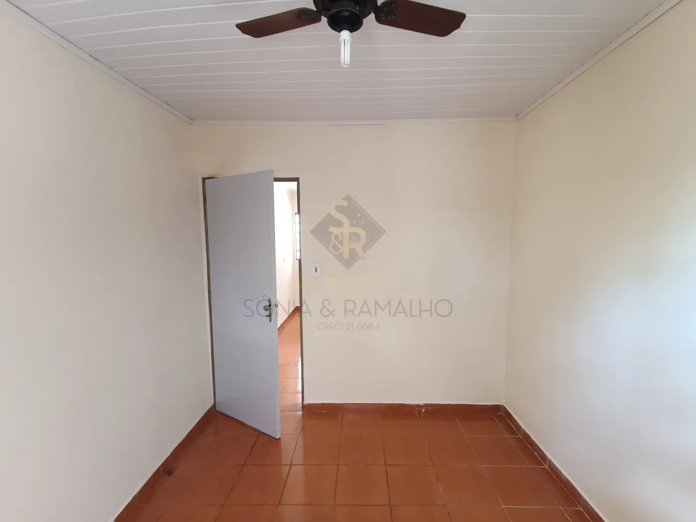 Alugar Casas Residenciais / Padr&atilde;o em Ribeir&atilde;o Preto R$ 1.300,00 - Foto 14