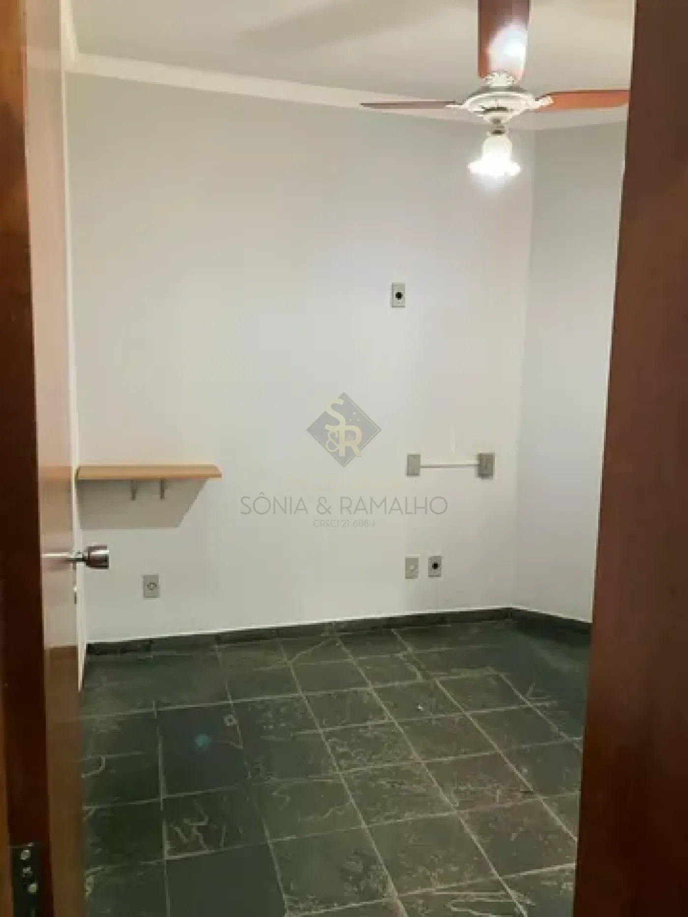 Comprar Apartamentos / Padr&atilde;o em Ribeir&atilde;o Preto R$ 180.000,00 - Foto 5