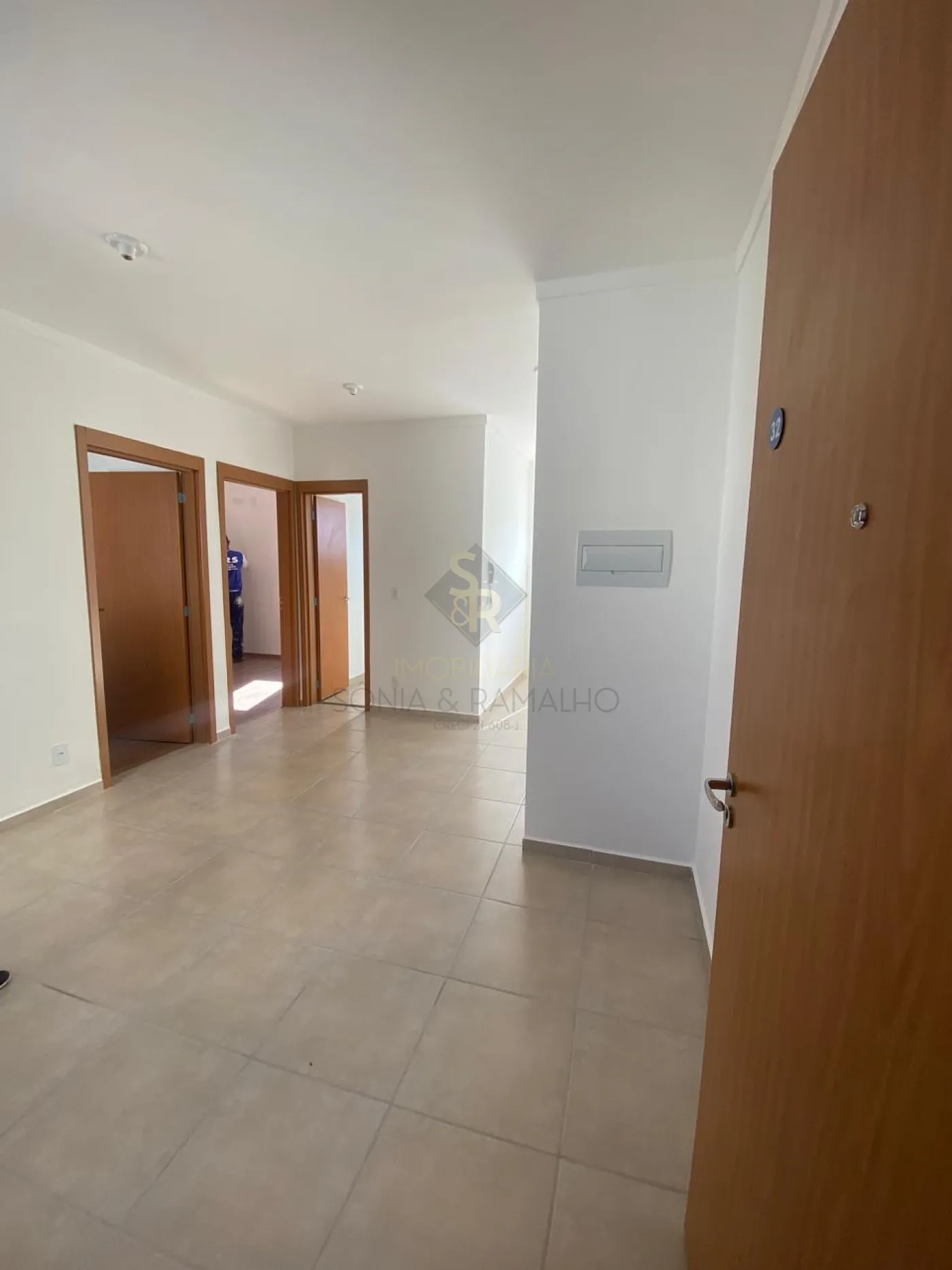 Alugar Apartamentos / Padr&atilde;o em Bonfin Paulisra R$ 1.400,00 - Foto 1