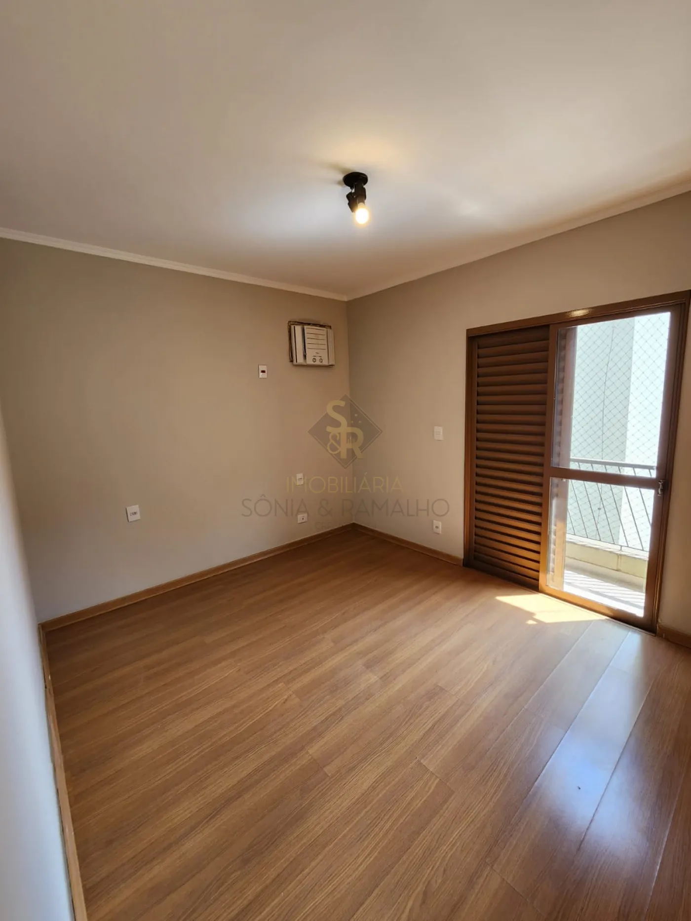 Comprar Apartamentos / Padr&atilde;o em Ribeir&atilde;o Preto R$ 300.000,00 - Foto 1