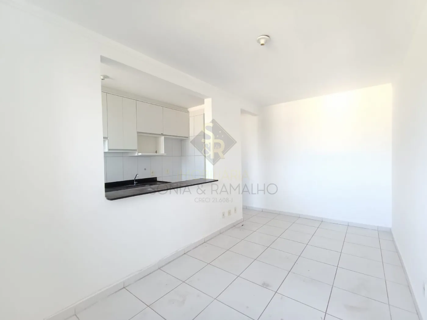 Alugar Apartamentos / Padr&atilde;o em Ribeir&atilde;o Preto R$ 1.400,00 - Foto 2