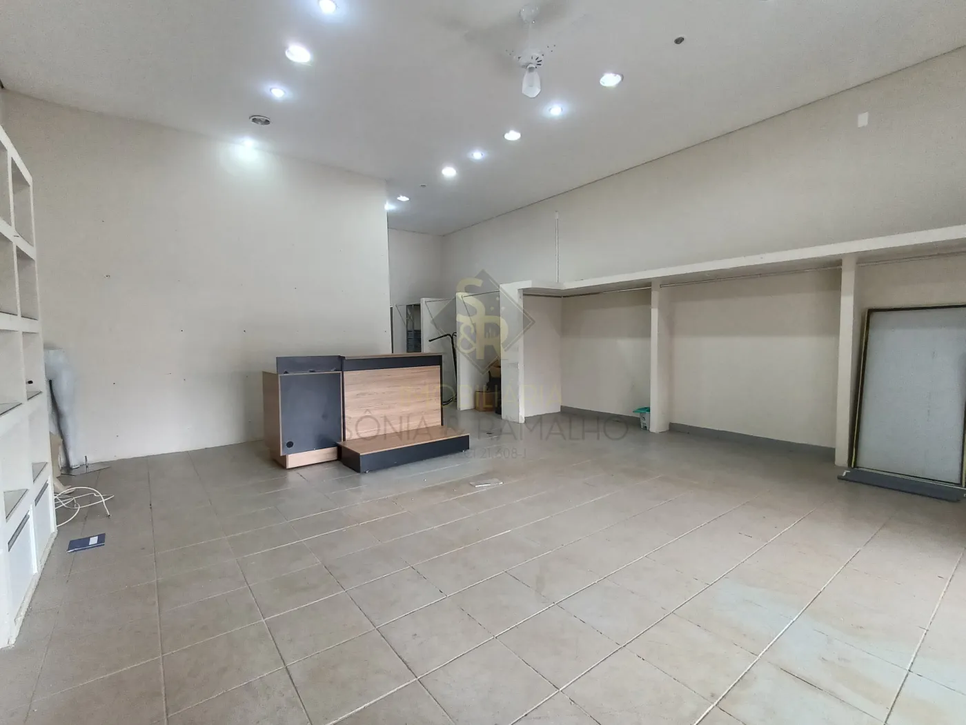 Alugar Im&oacute;veis Comerciais / Sal&atilde;o Comercial em Ribeir&atilde;o Preto R$ 2.500,00 - Foto 1