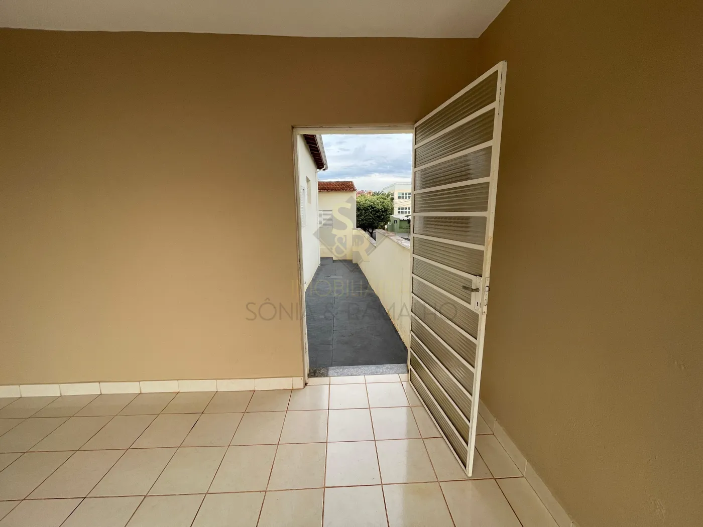 Comprar Casas Residenciais / Padr&atilde;o em Ribeir&atilde;o Preto R$ 500.000,00 - Foto 4