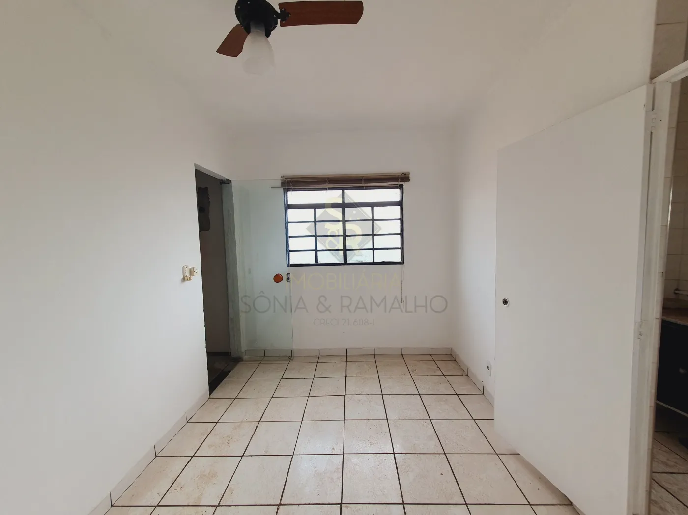Alugar Im&oacute;veis Comerciais / Sala Comercial em Ribeir&atilde;o Preto R$ 800,00 - Foto 4