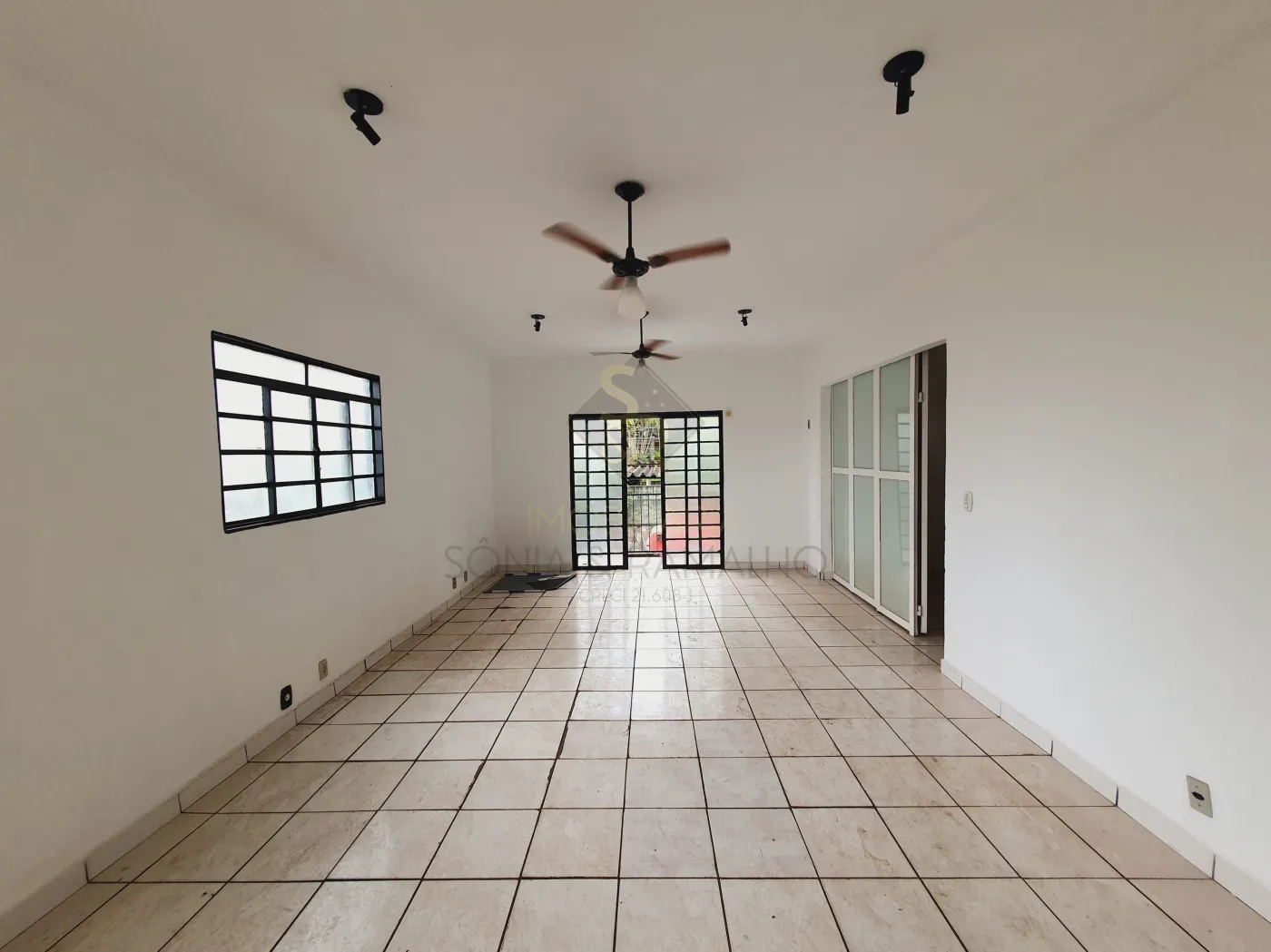 Alugar Im&oacute;veis Comerciais / Sala Comercial em Ribeir&atilde;o Preto R$ 800,00 - Foto 2