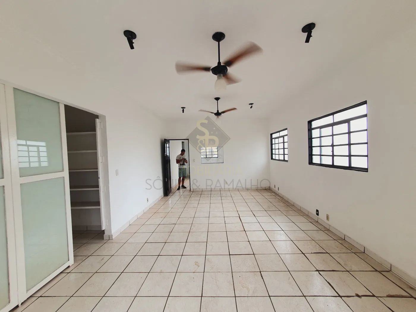 Alugar Im&oacute;veis Comerciais / Sala Comercial em Ribeir&atilde;o Preto R$ 800,00 - Foto 3