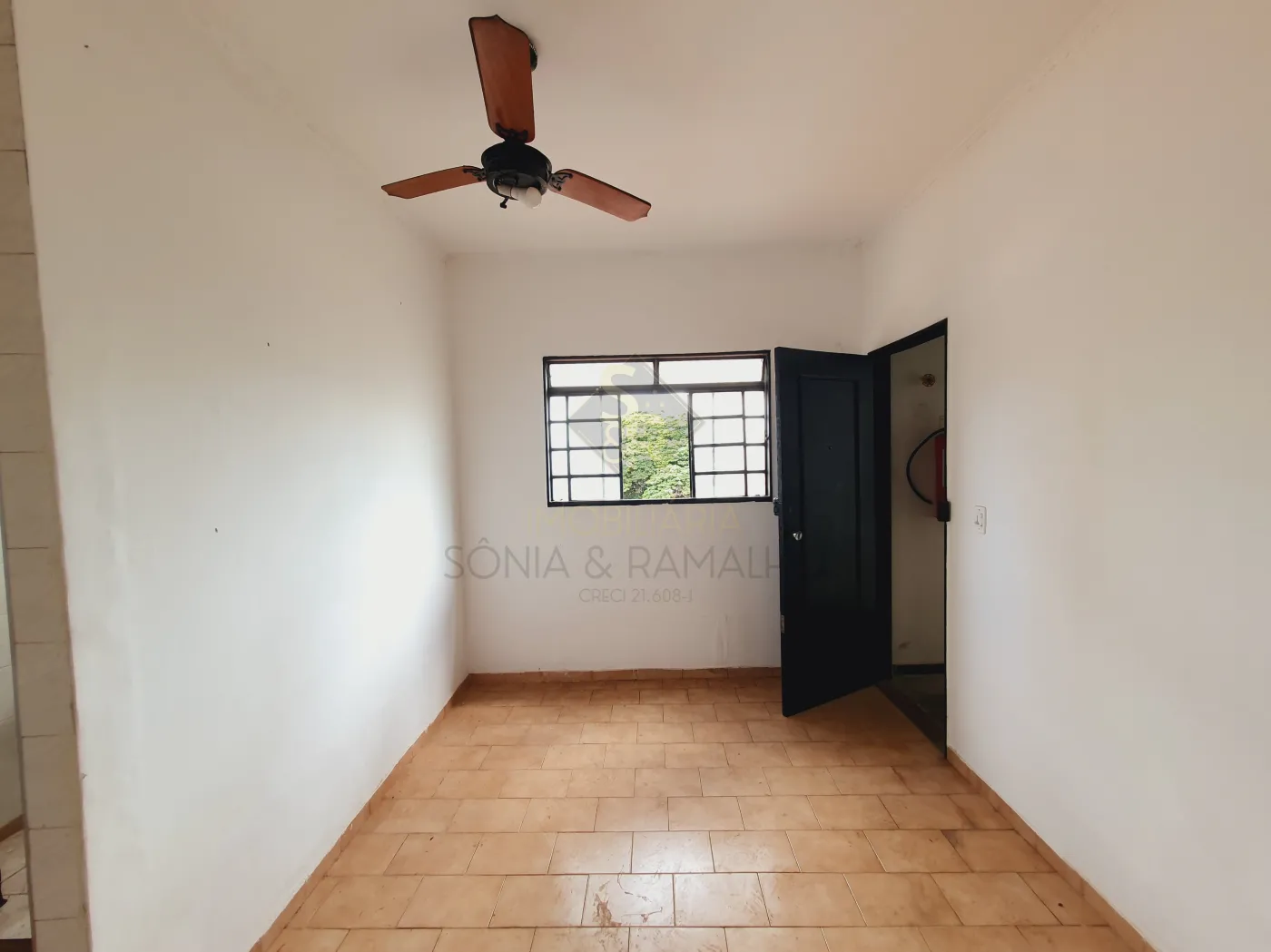 Alugar Im&oacute;veis Comerciais / Sala Comercial em Ribeir&atilde;o Preto R$ 800,00 - Foto 2