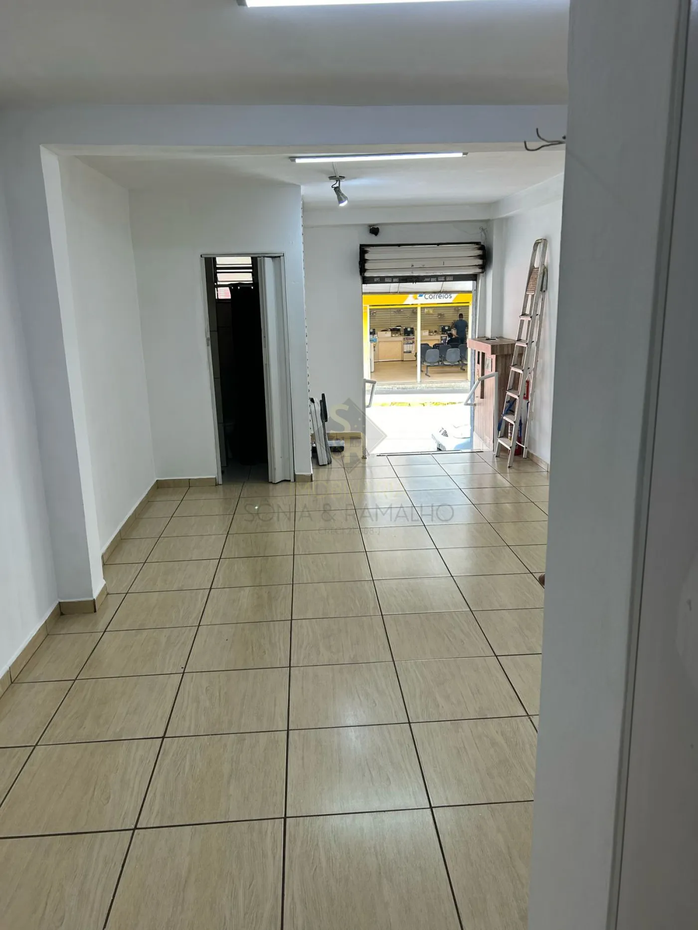 Alugar Im&oacute;veis Comerciais / Sal&atilde;o Comercial em Ribeir&atilde;o Preto R$ 2.500,00 - Foto 4
