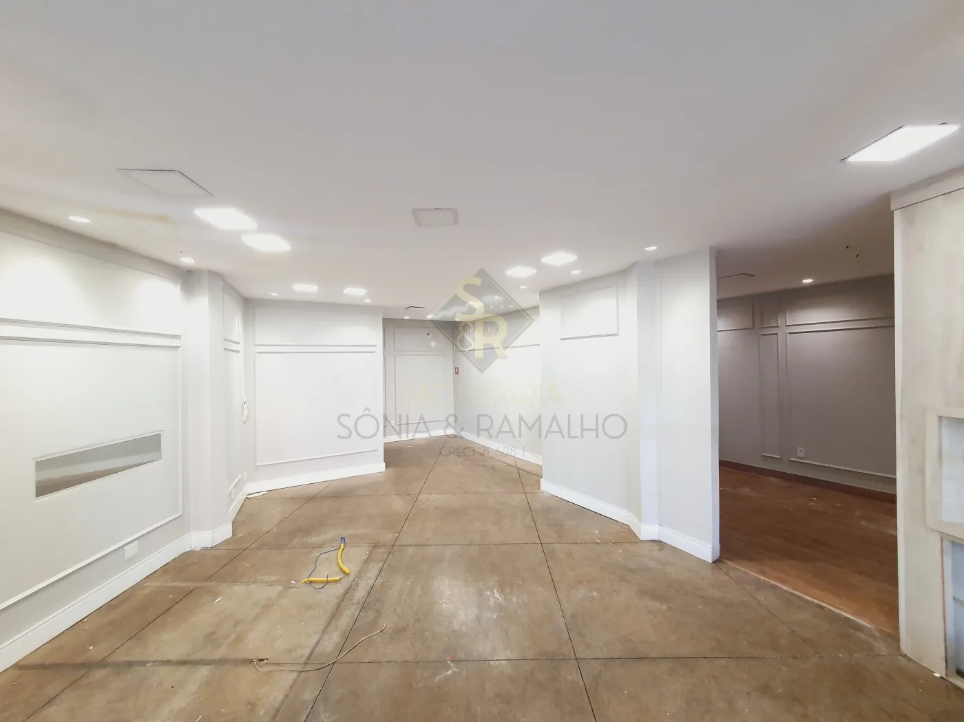 Alugar Im&oacute;veis Comerciais / Sal&atilde;o Comercial em Ribeir&atilde;o Preto R$ 5.500,00 - Foto 1