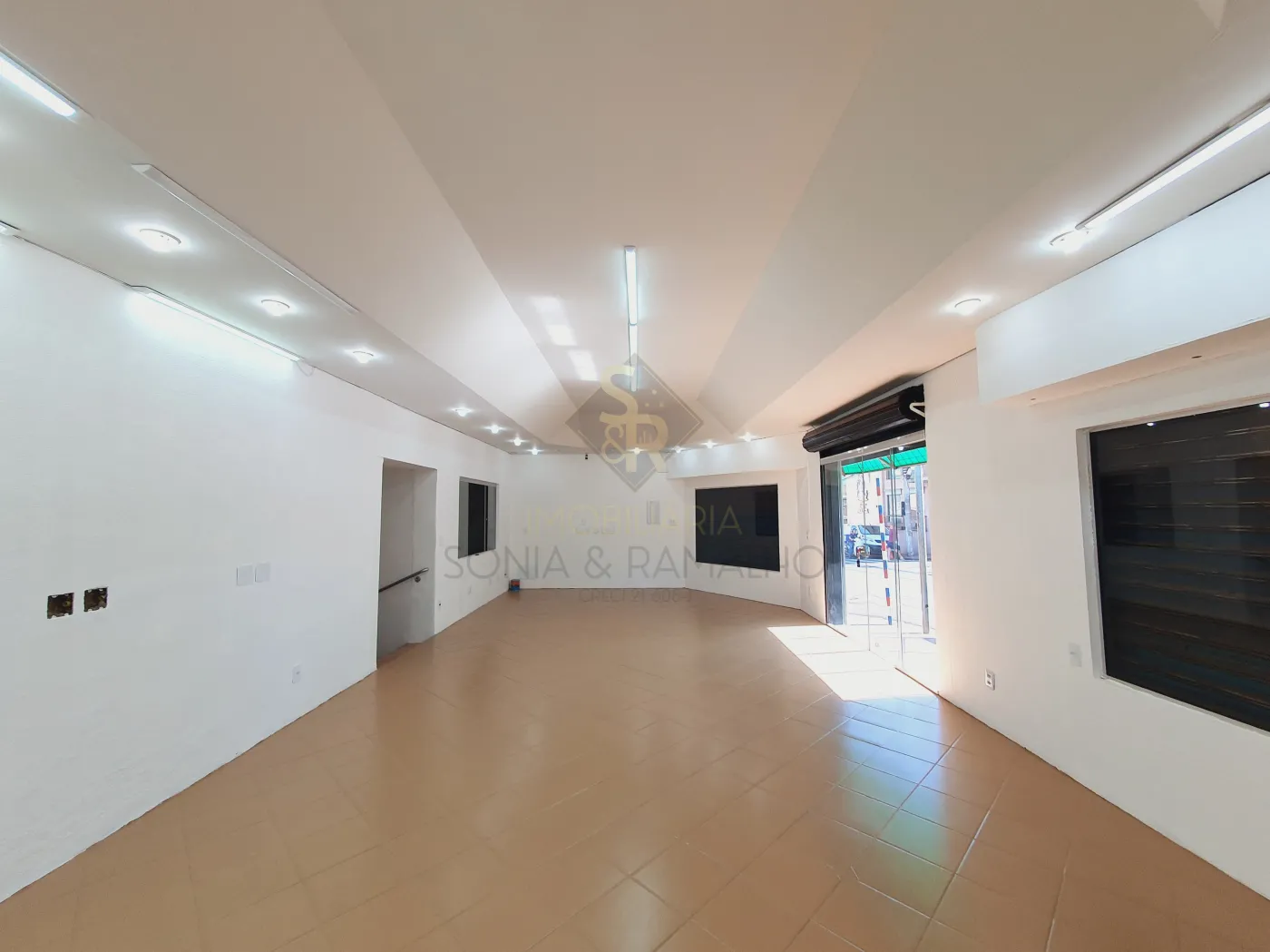 Alugar Im&oacute;veis Comerciais / Sal&atilde;o Comercial em Ribeir&atilde;o Preto R$ 3.630,00 - Foto 4