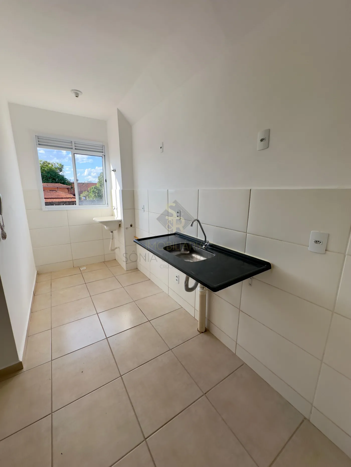 Alugar Apartamentos / Padr&atilde;o em Ribeir&atilde;o Preto R$ 700,00 - Foto 2