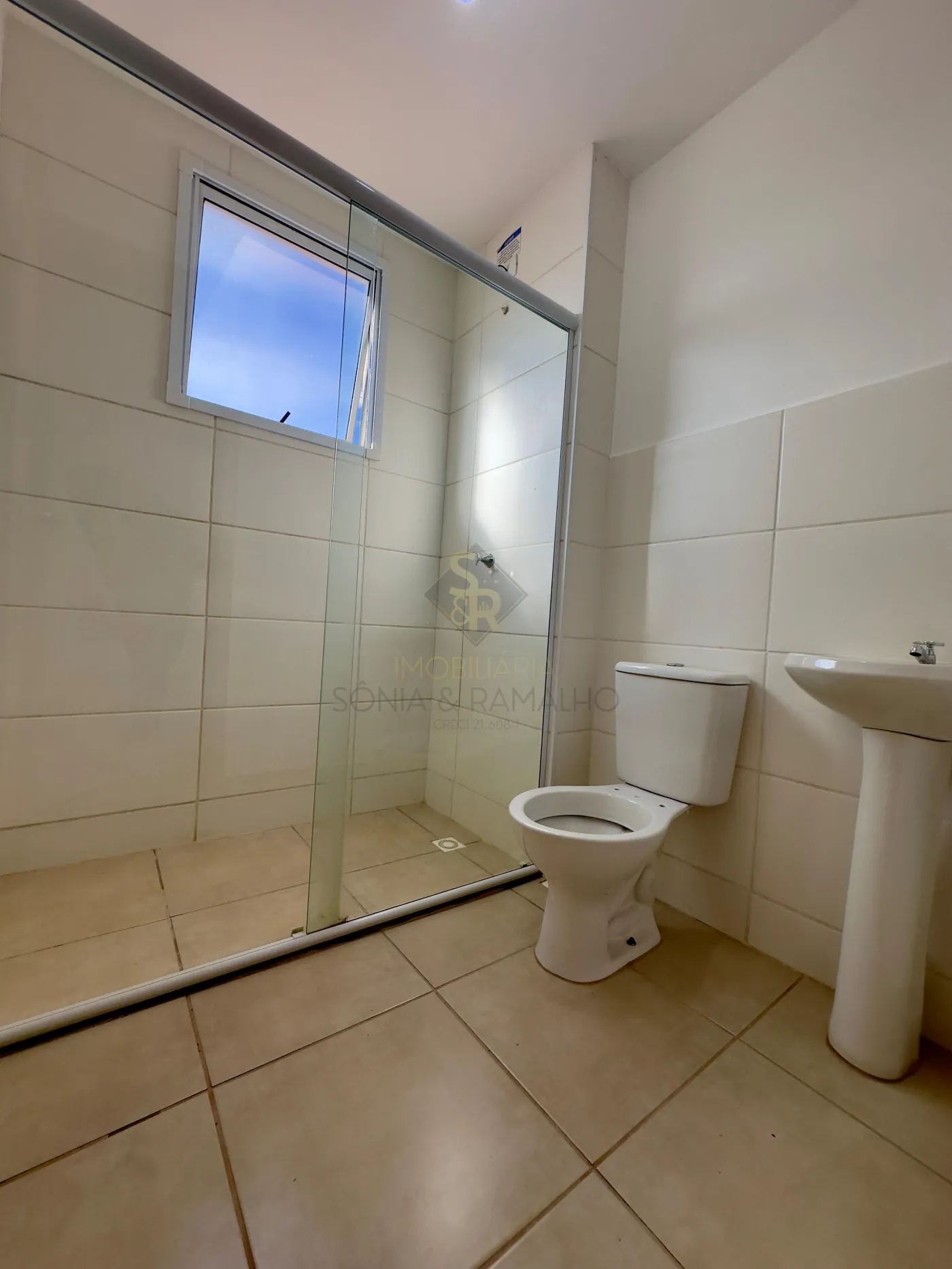 Alugar Apartamentos / Padr&atilde;o em Ribeir&atilde;o Preto R$ 700,00 - Foto 3