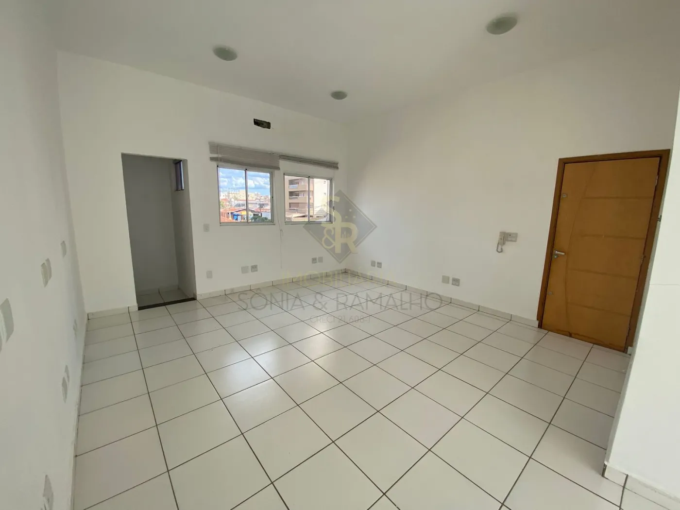 Alugar Im&oacute;veis Comerciais / Sala Comercial em Ribeir&atilde;o Preto R$ 1.690,00 - Foto 3