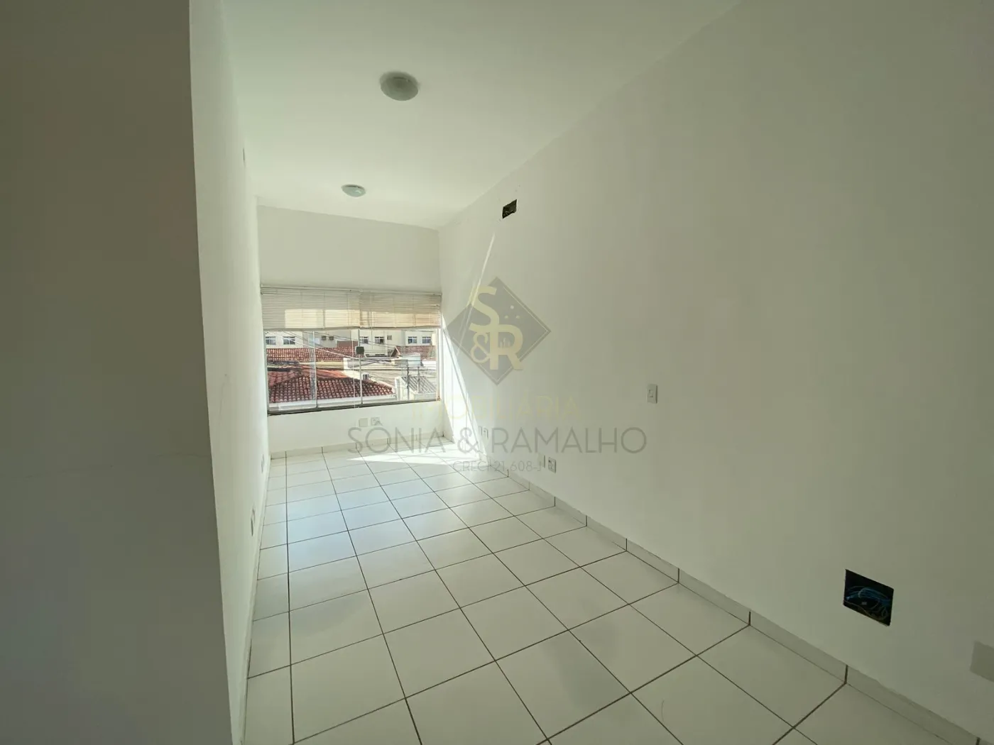 Alugar Im&oacute;veis Comerciais / Sala Comercial em Ribeir&atilde;o Preto R$ 1.690,00 - Foto 4