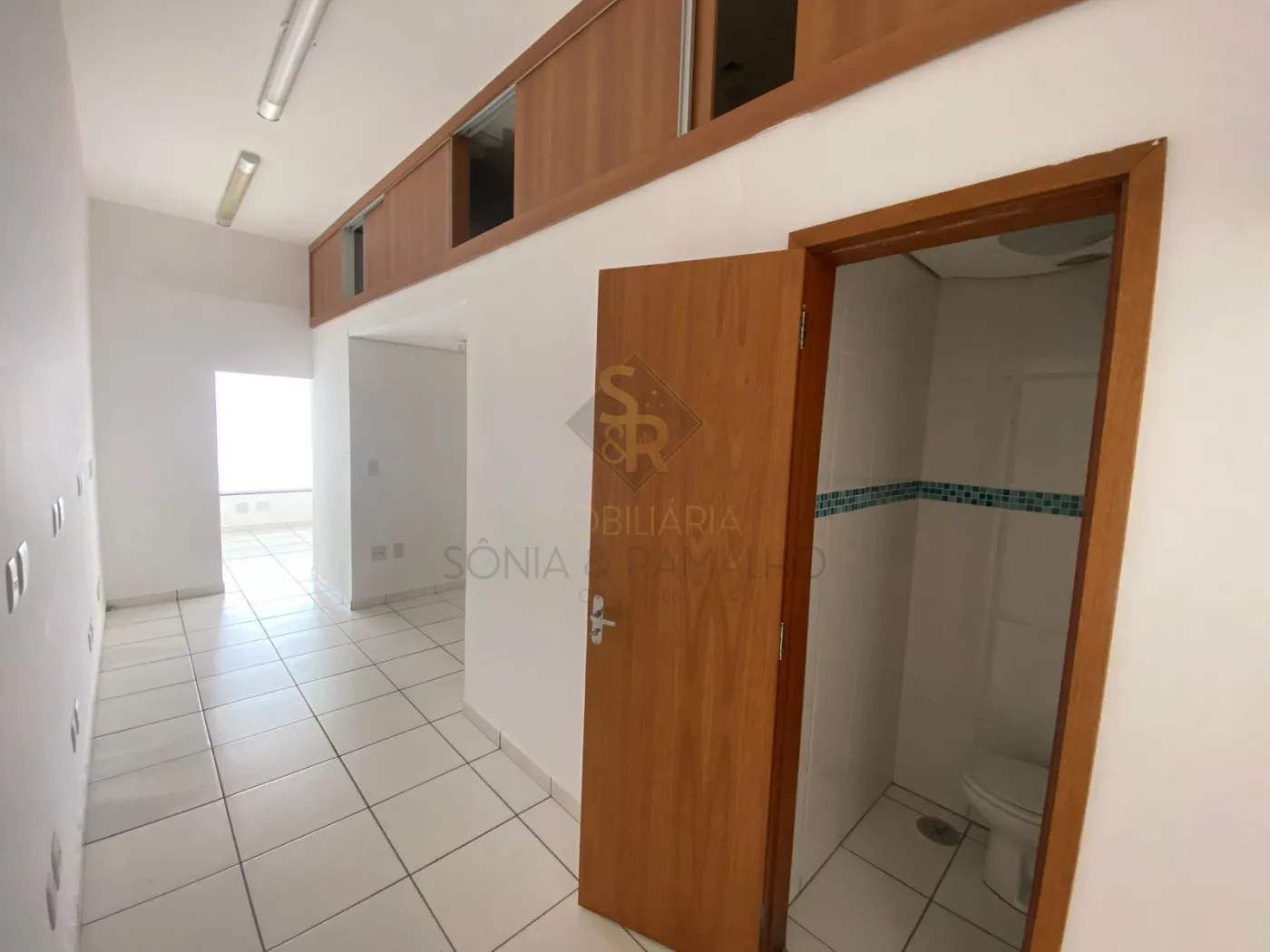 Alugar Im&oacute;veis Comerciais / Sala Comercial em Ribeir&atilde;o Preto R$ 1.690,00 - Foto 8