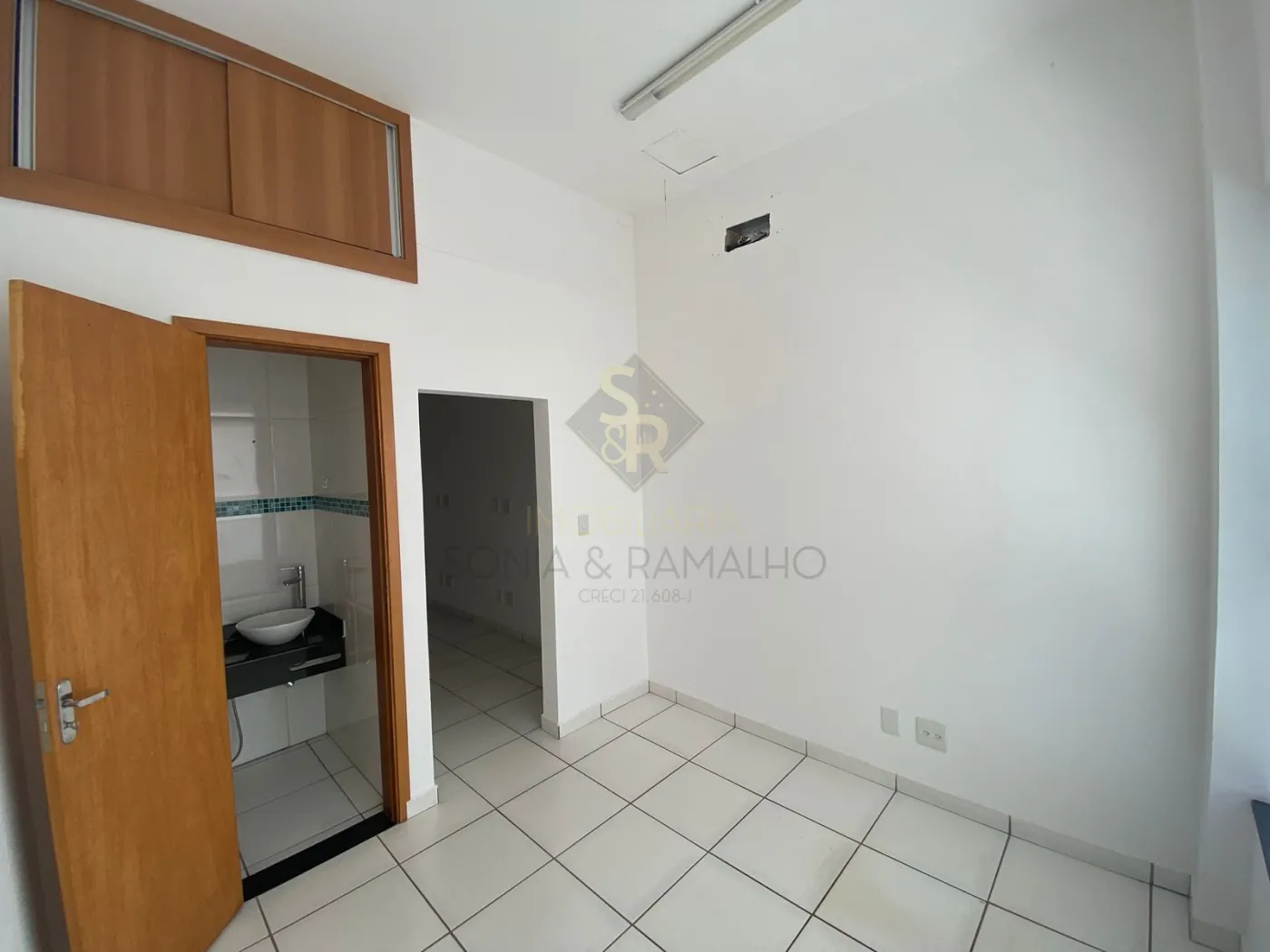 Alugar Im&oacute;veis Comerciais / Sala Comercial em Ribeir&atilde;o Preto R$ 1.690,00 - Foto 10