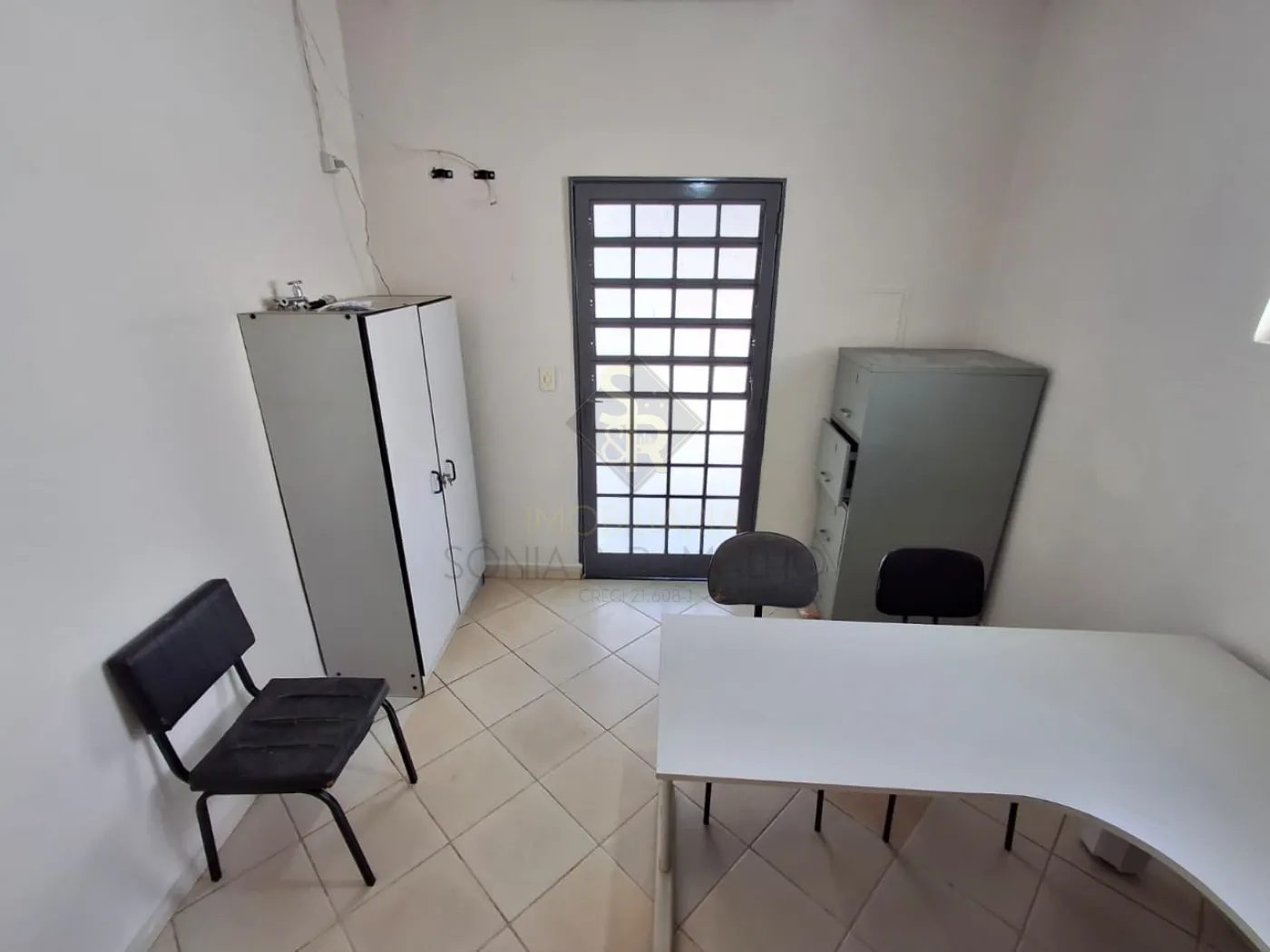 Alugar Im&oacute;veis Comerciais / Im&oacute;vel comercial em Ribeir&atilde;o Preto R$ 1.800,00 - Foto 4