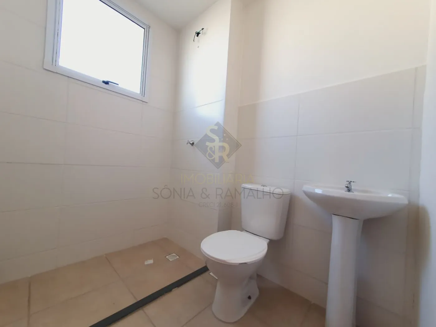 Alugar Apartamentos / Padr&atilde;o em Ribeir&atilde;o Preto R$ 1.000,00 - Foto 12