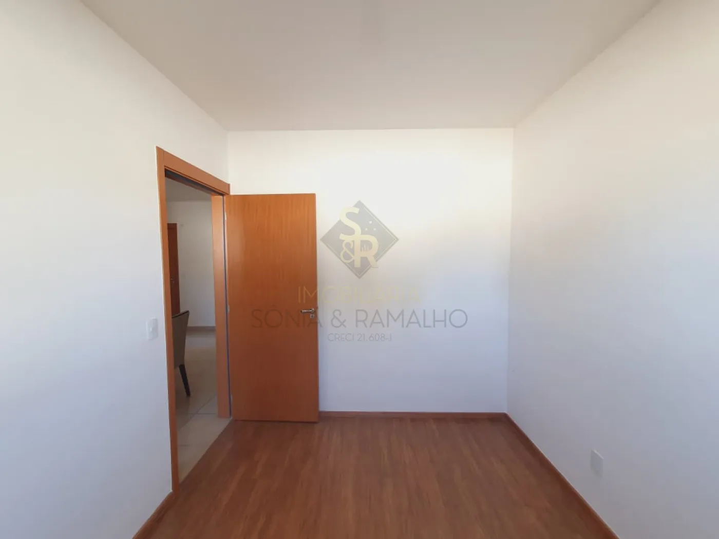 Alugar Apartamentos / Padr&atilde;o em Ribeir&atilde;o Preto R$ 1.000,00 - Foto 9