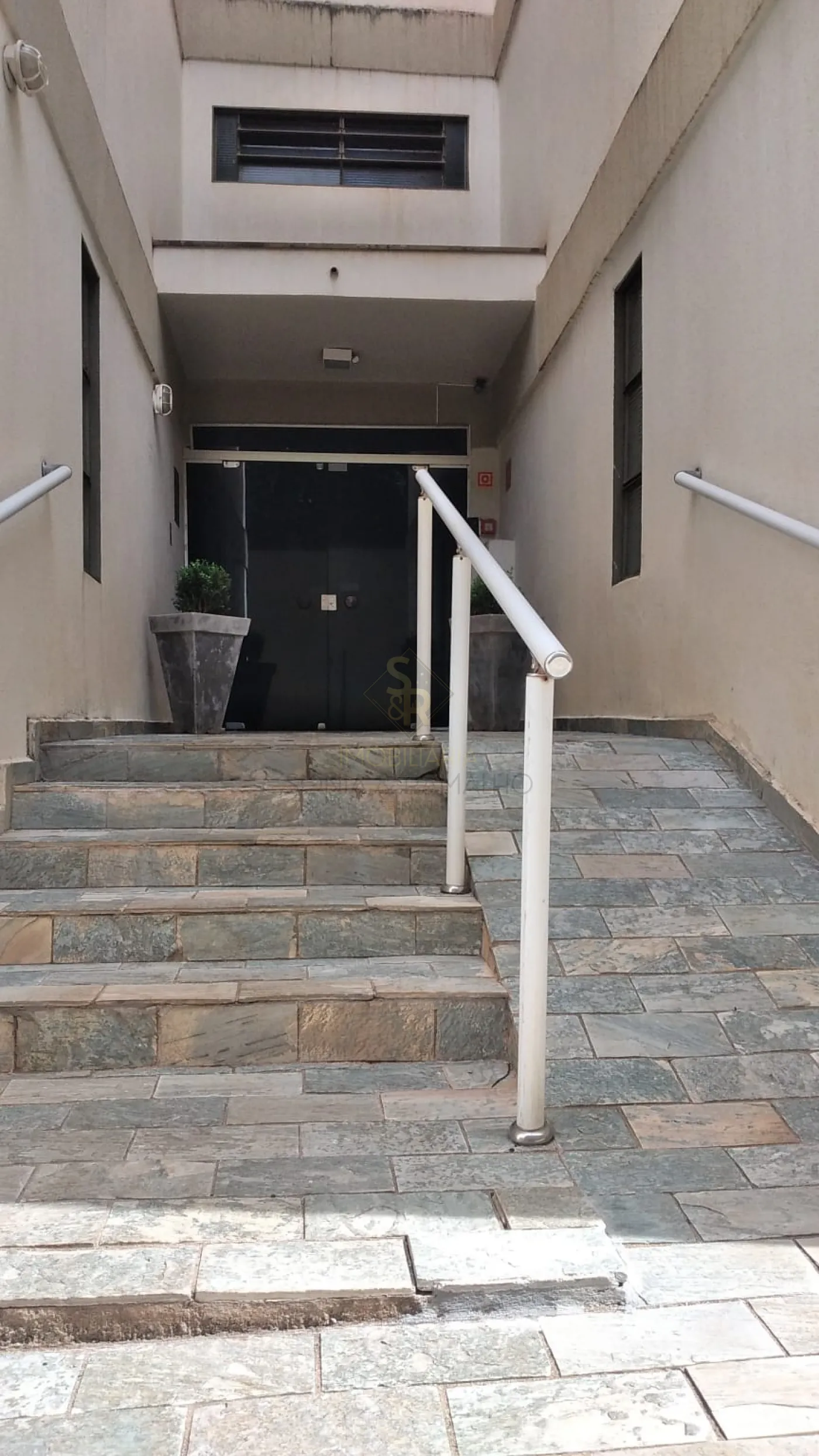 Comprar Apartamentos / Padr&atilde;o em Ribeir&atilde;o Preto R$ 200.000,00 - Foto 2