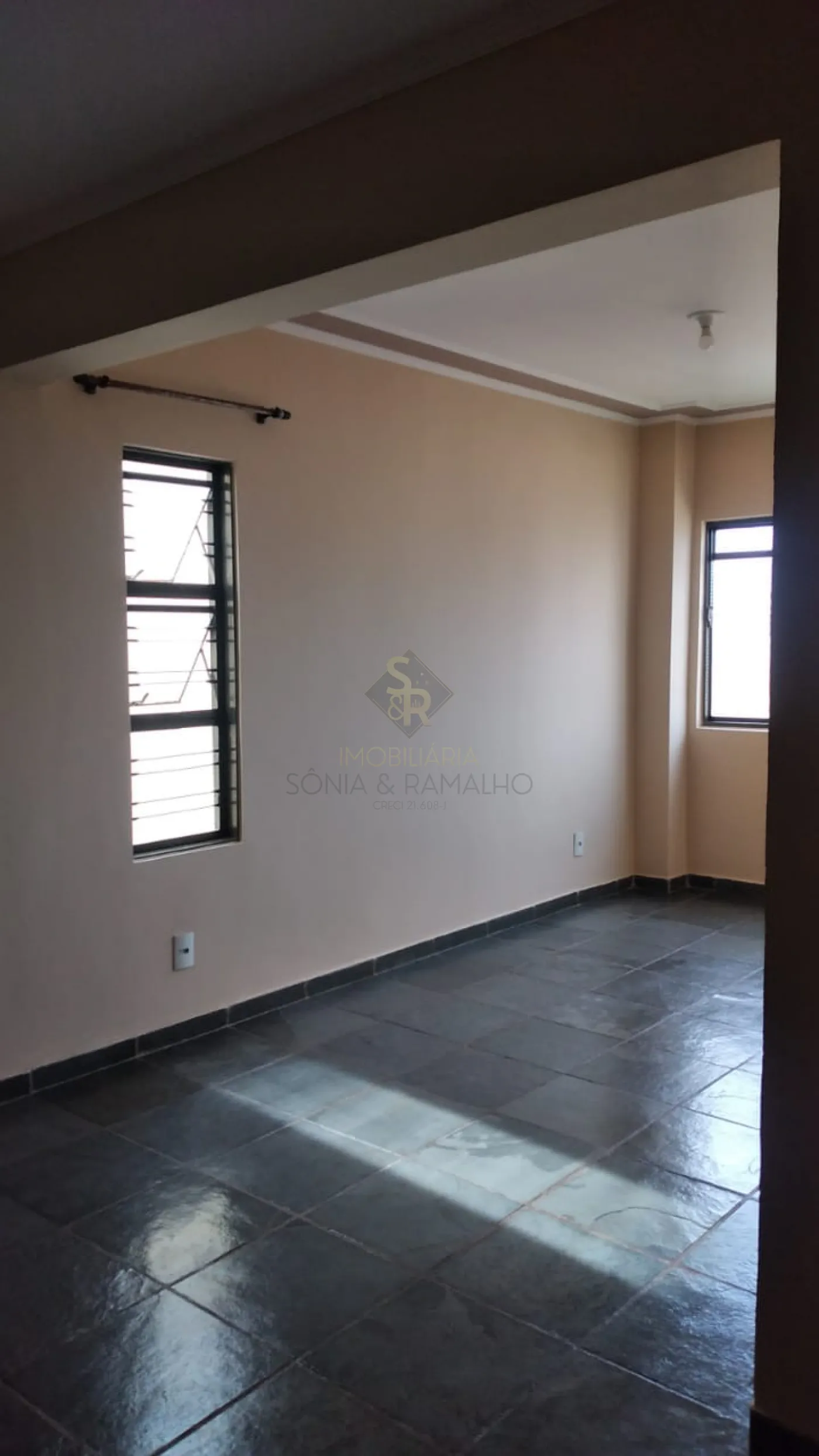 Comprar Apartamentos / Padr&atilde;o em Ribeir&atilde;o Preto R$ 200.000,00 - Foto 3