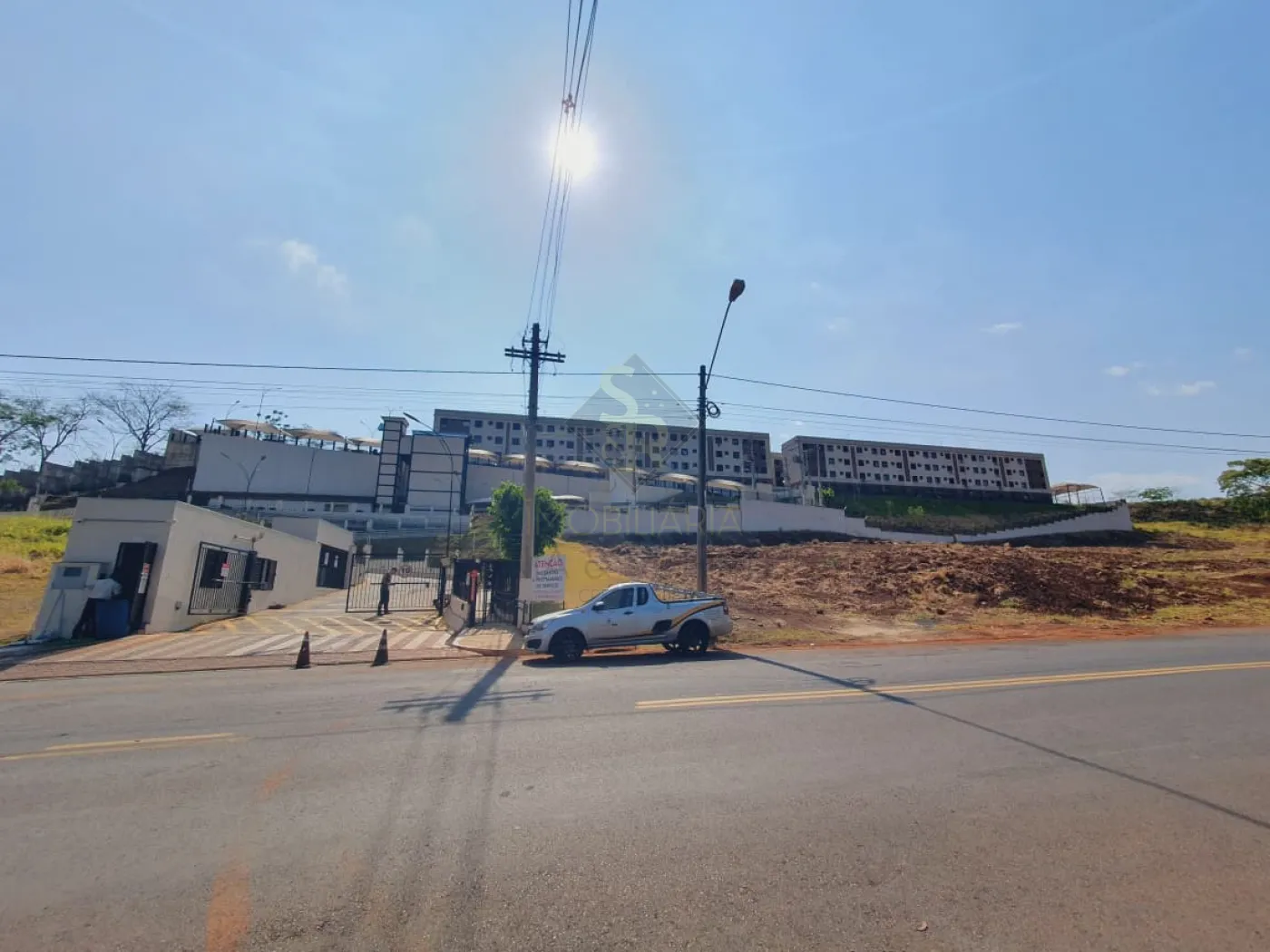 Alugar Apartamentos / Padr&atilde;o em Bonfim Paulista R$ 1.200,00 - Foto 1