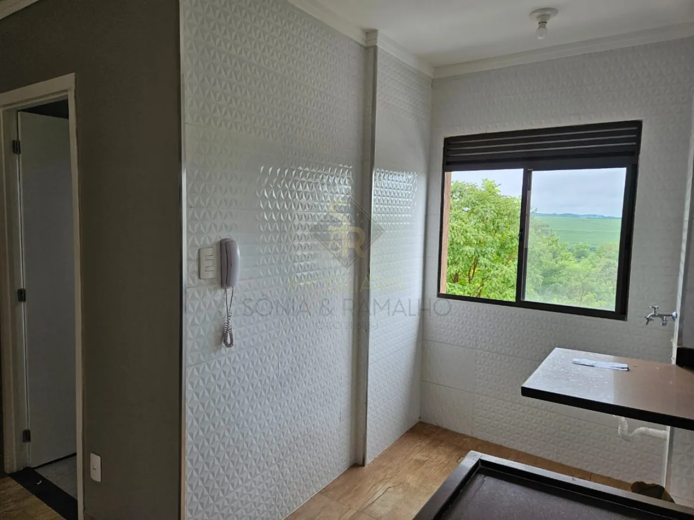 Comprar Apartamentos / Padr&atilde;o em Ribeir&atilde;o Preto R$ 195.000,00 - Foto 2