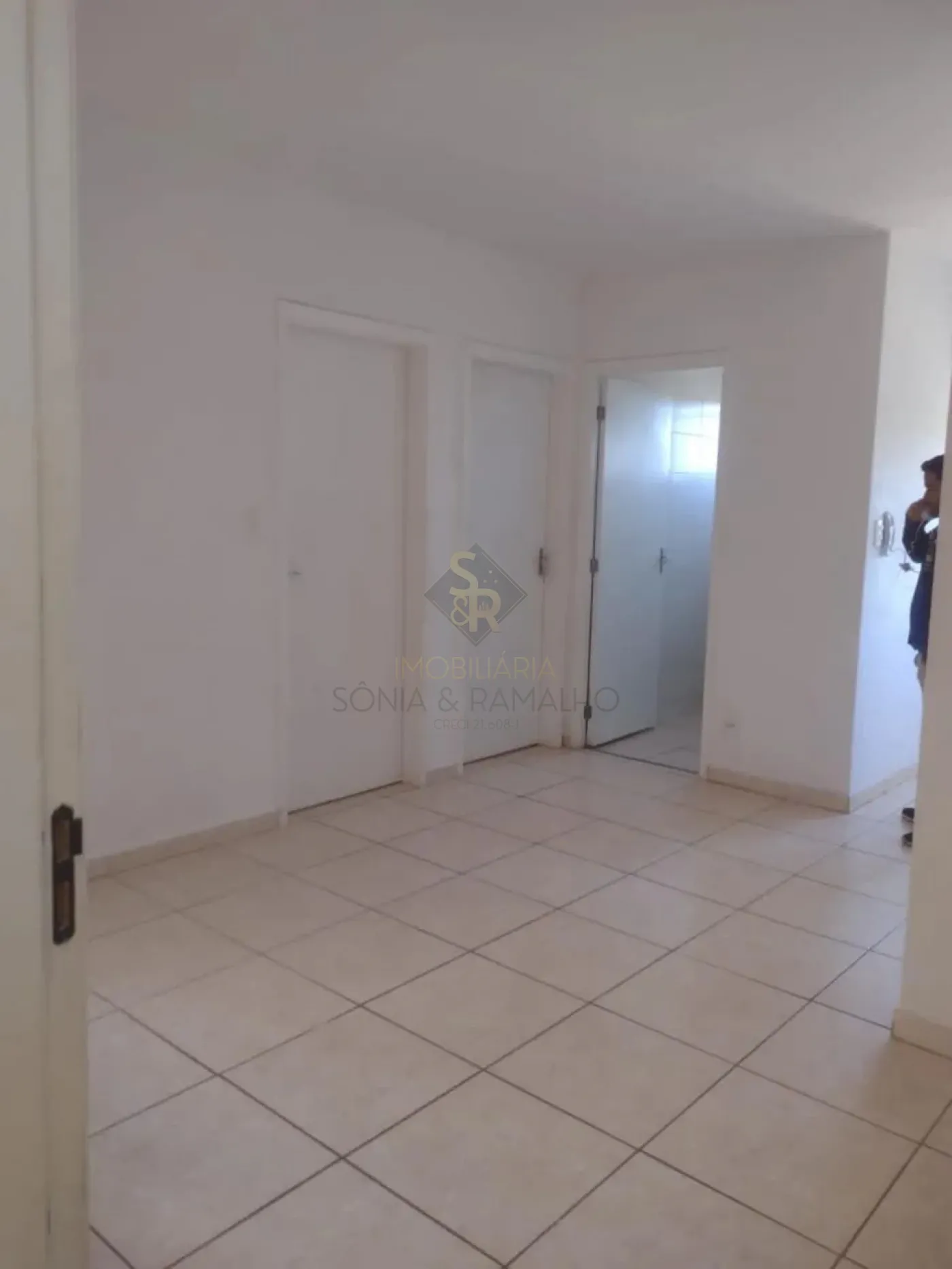 Alugar Apartamentos / Padr&atilde;o em Bonfim Paulista R$ 1.400,00 - Foto 2