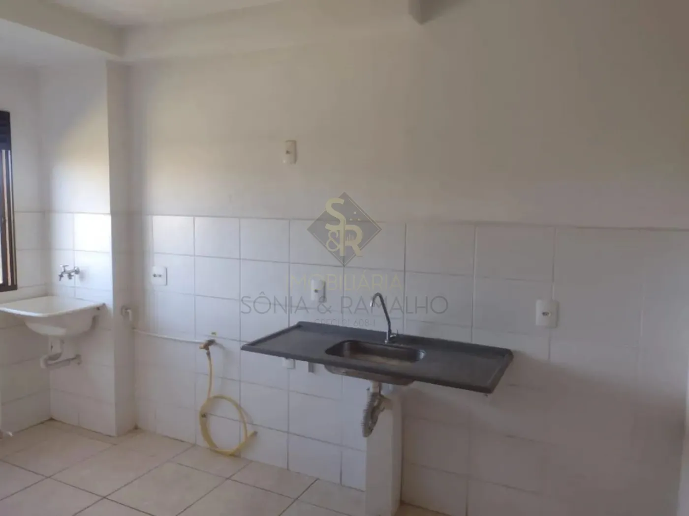 Alugar Apartamentos / Padr&atilde;o em Bonfim Paulista R$ 1.400,00 - Foto 4