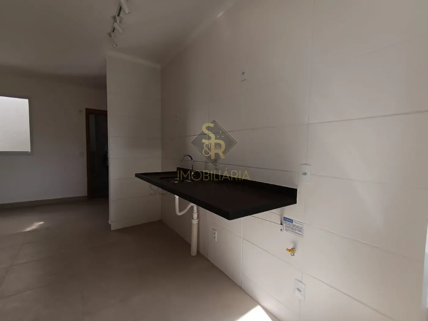 Alugar Apartamentos / Padr&atilde;o em Ribeir&atilde;o Preto R$ 1.000,00 - Foto 4
