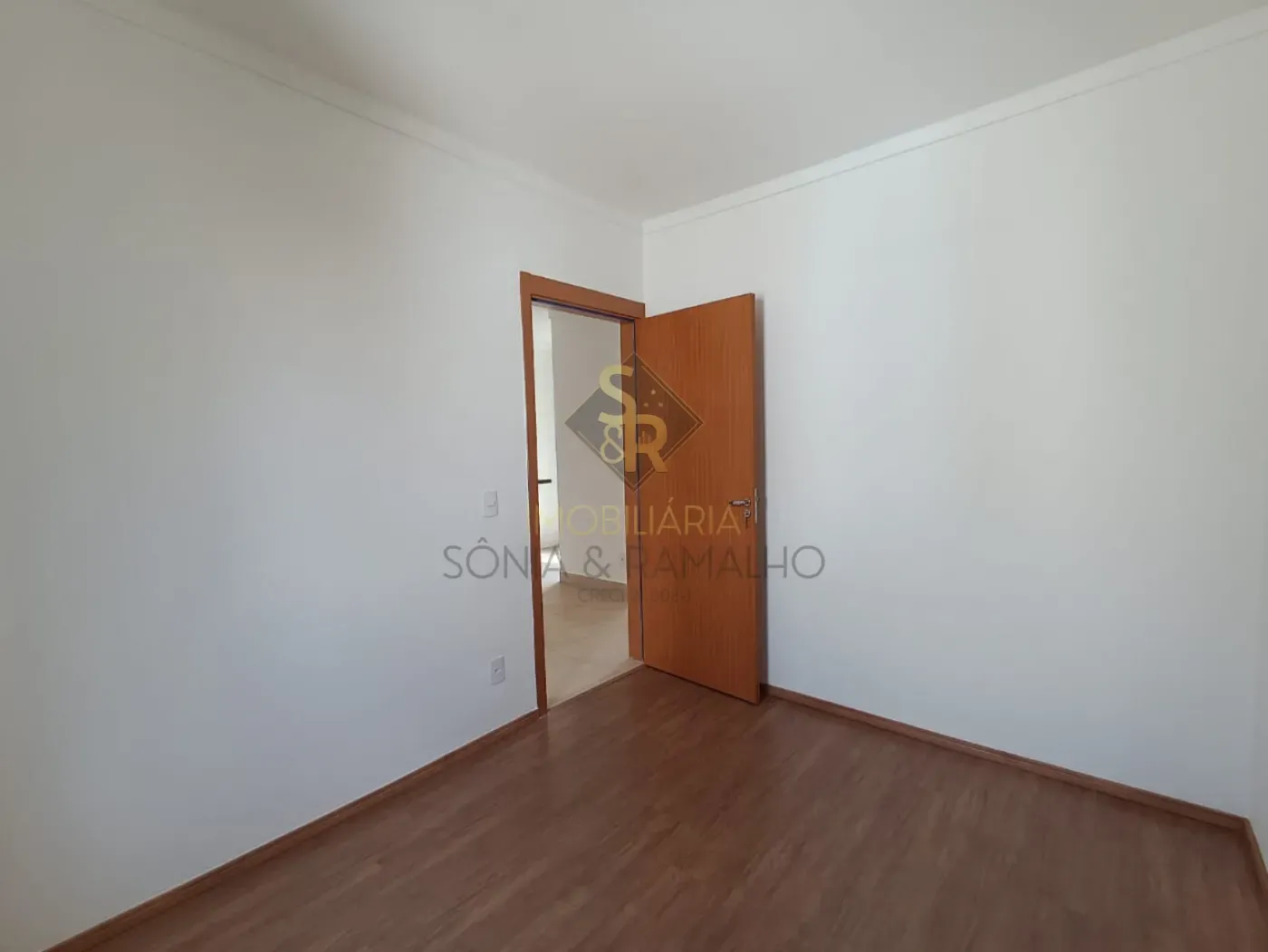 Alugar Apartamentos / Padr&atilde;o em Ribeir&atilde;o Preto R$ 1.000,00 - Foto 8