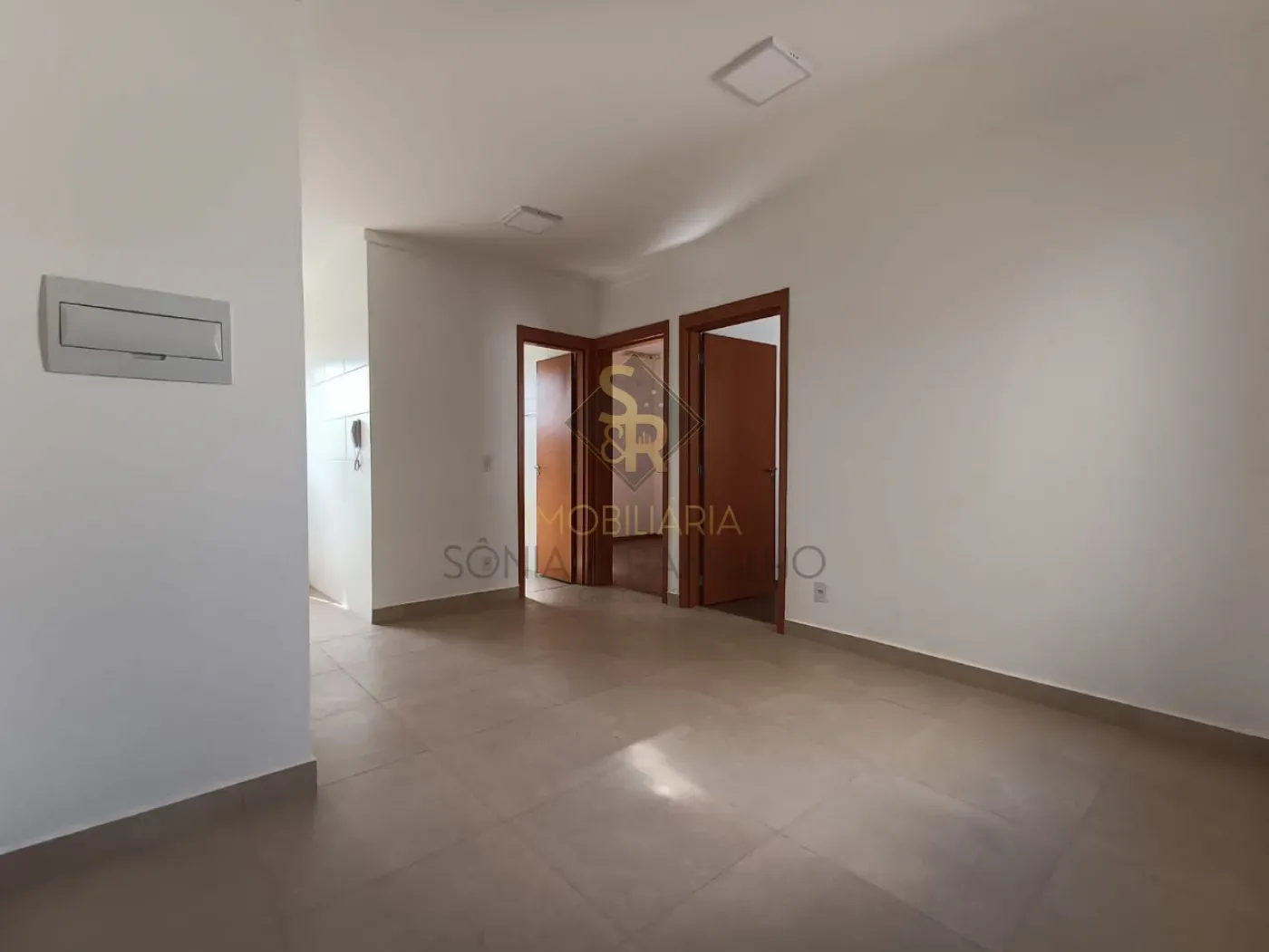 Alugar Apartamentos / Padr&atilde;o em Ribeir&atilde;o Preto R$ 1.000,00 - Foto 6