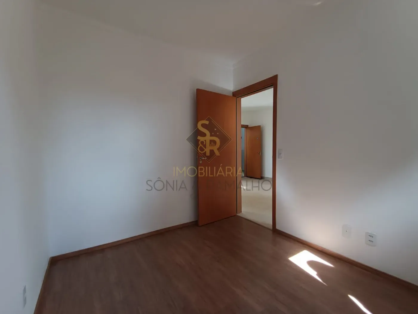 Alugar Apartamentos / Padr&atilde;o em Ribeir&atilde;o Preto R$ 1.000,00 - Foto 10