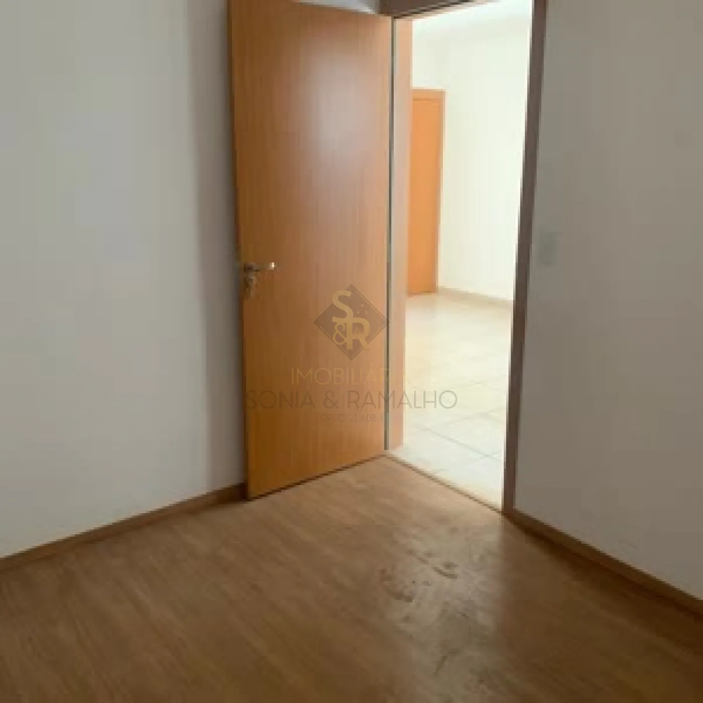 Alugar Apartamentos / Padr&atilde;o em Ribeir&atilde;o Preto R$ 900,00 - Foto 5