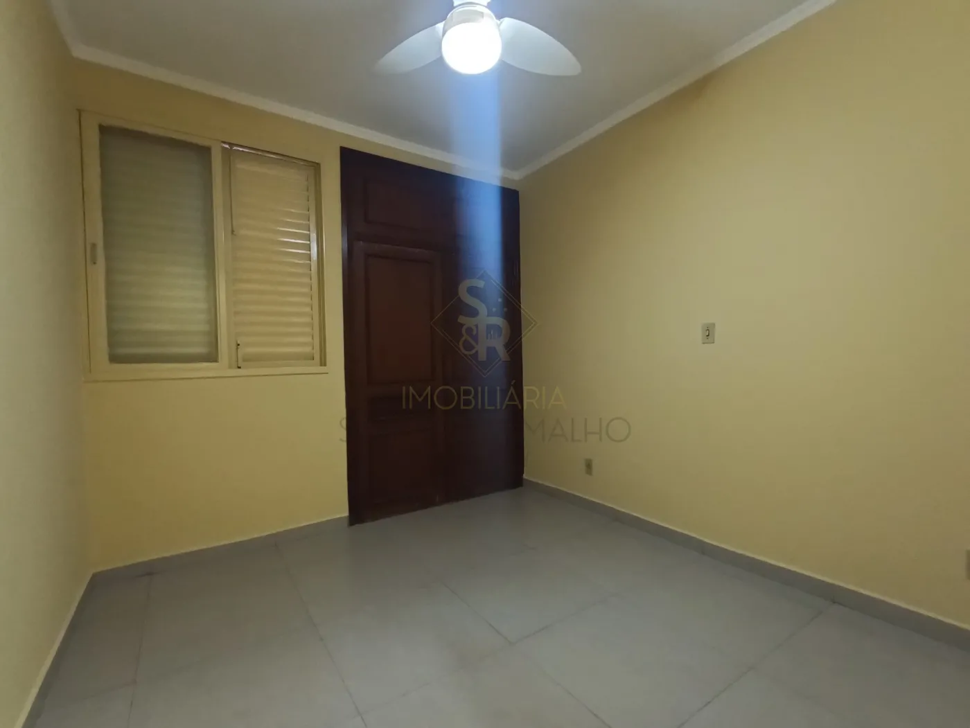 Alugar Apartamentos / Padr&atilde;o em Ribeir&atilde;o Preto R$ 800,00 - Foto 4