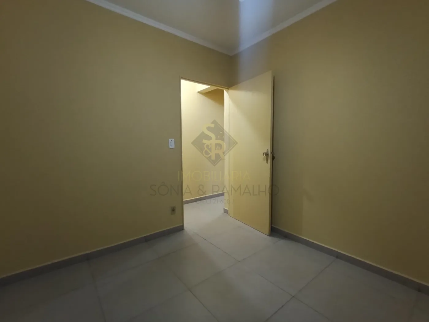 Alugar Apartamentos / Padr&atilde;o em Ribeir&atilde;o Preto R$ 800,00 - Foto 5